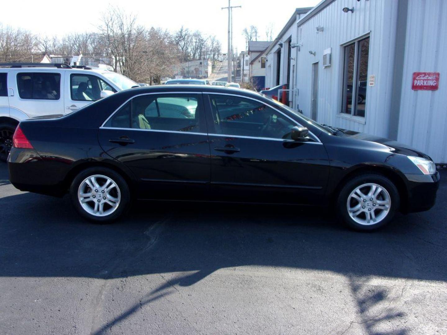 2007 BLACK HONDA ACCORD EX (1HGCM56847A) with an 2.4L engine, Automatic transmission, located at 501 E. Columbia St., Springfield, OH, 45503, (800) 262-7122, 39.925262, -83.801796 - Photo#0