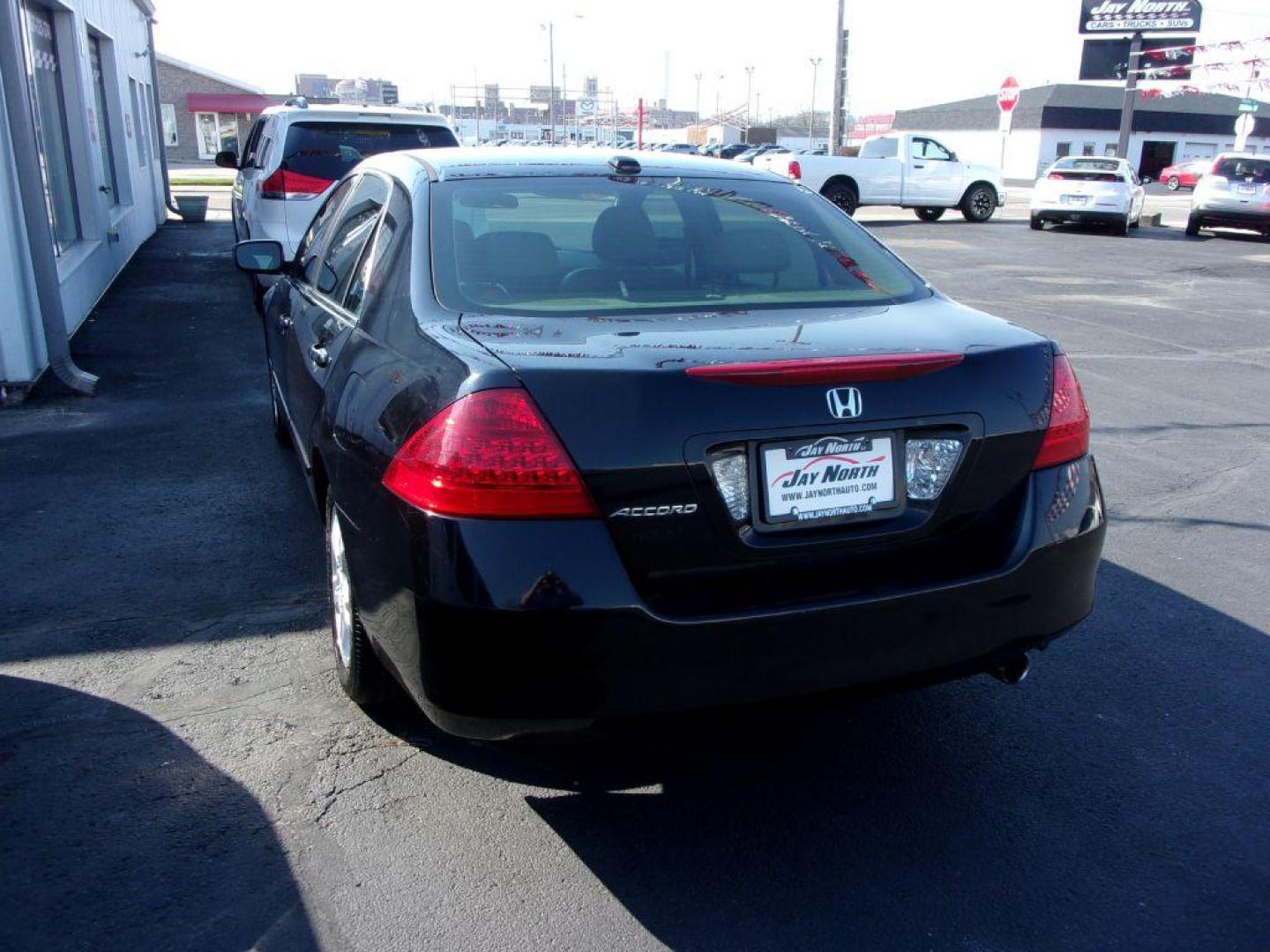 2007 BLACK HONDA ACCORD EX (1HGCM56847A) with an 2.4L engine, Automatic transmission, located at 501 E. Columbia St., Springfield, OH, 45503, (800) 262-7122, 39.925262, -83.801796 - Photo#5