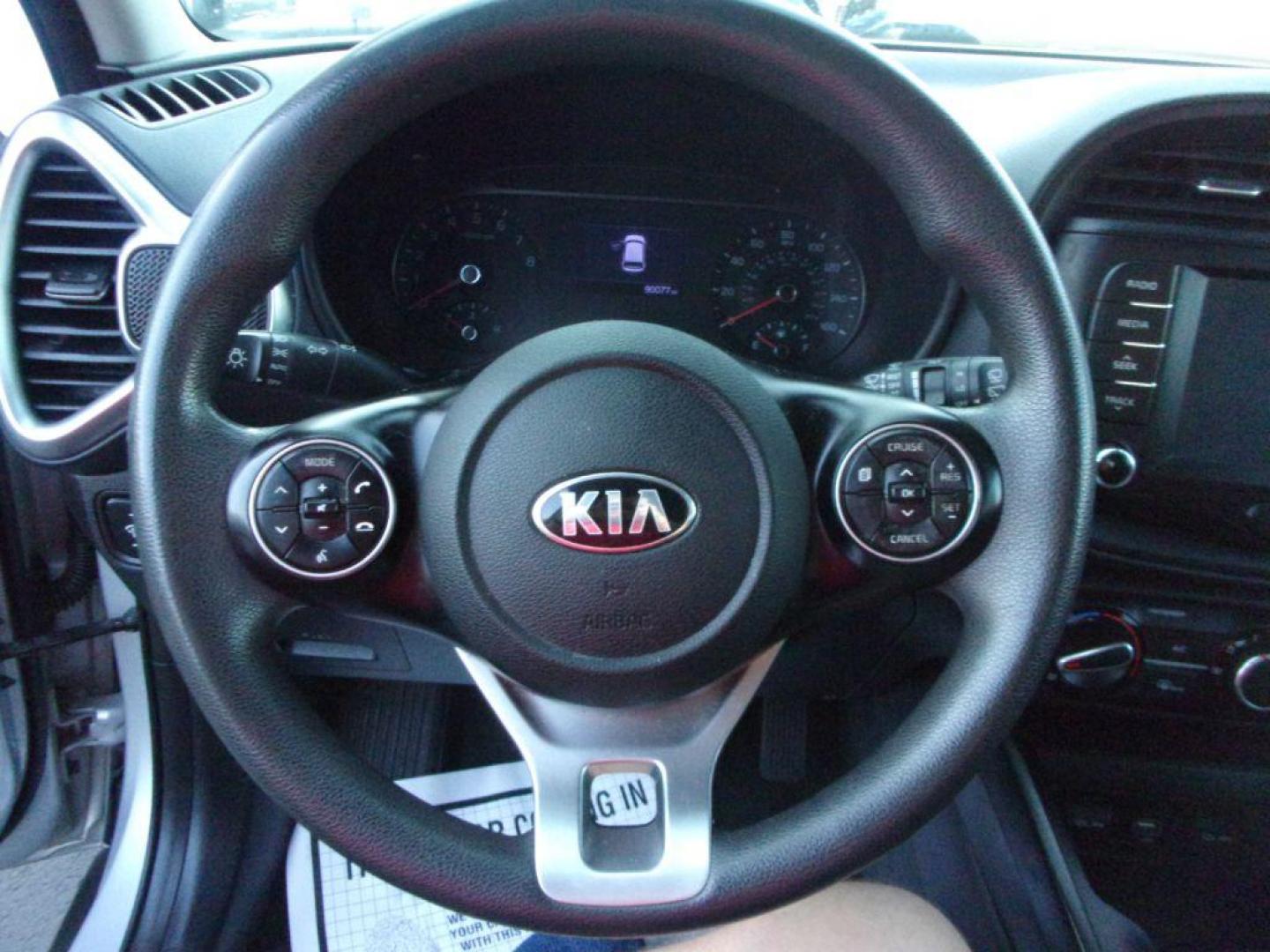 2020 SILVER KIA SOUL S (KNDJ23AU1L7) with an 2.0L engine, Continuously Variable transmission, located at 501 E. Columbia St., Springfield, OH, 45503, (800) 262-7122, 39.925262, -83.801796 - Photo#9