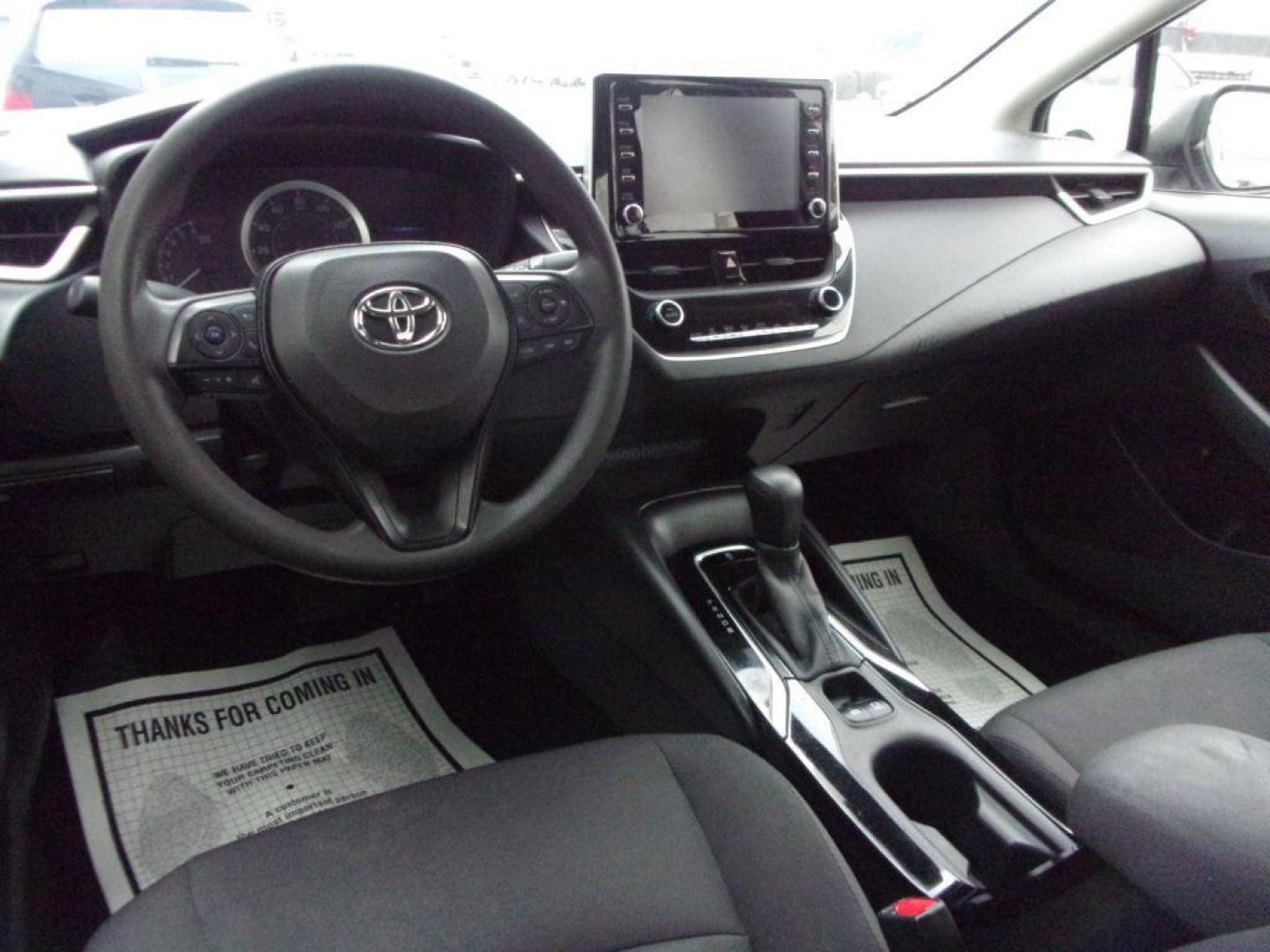 2020 SILVER TOYOTA COROLLA LE (JTDEPRAE9LJ) with an 1.8L engine, Continuously Variable transmission, located at 501 E. Columbia St., Springfield, OH, 45503, (800) 262-7122, 39.925262, -83.801796 - Photo#12