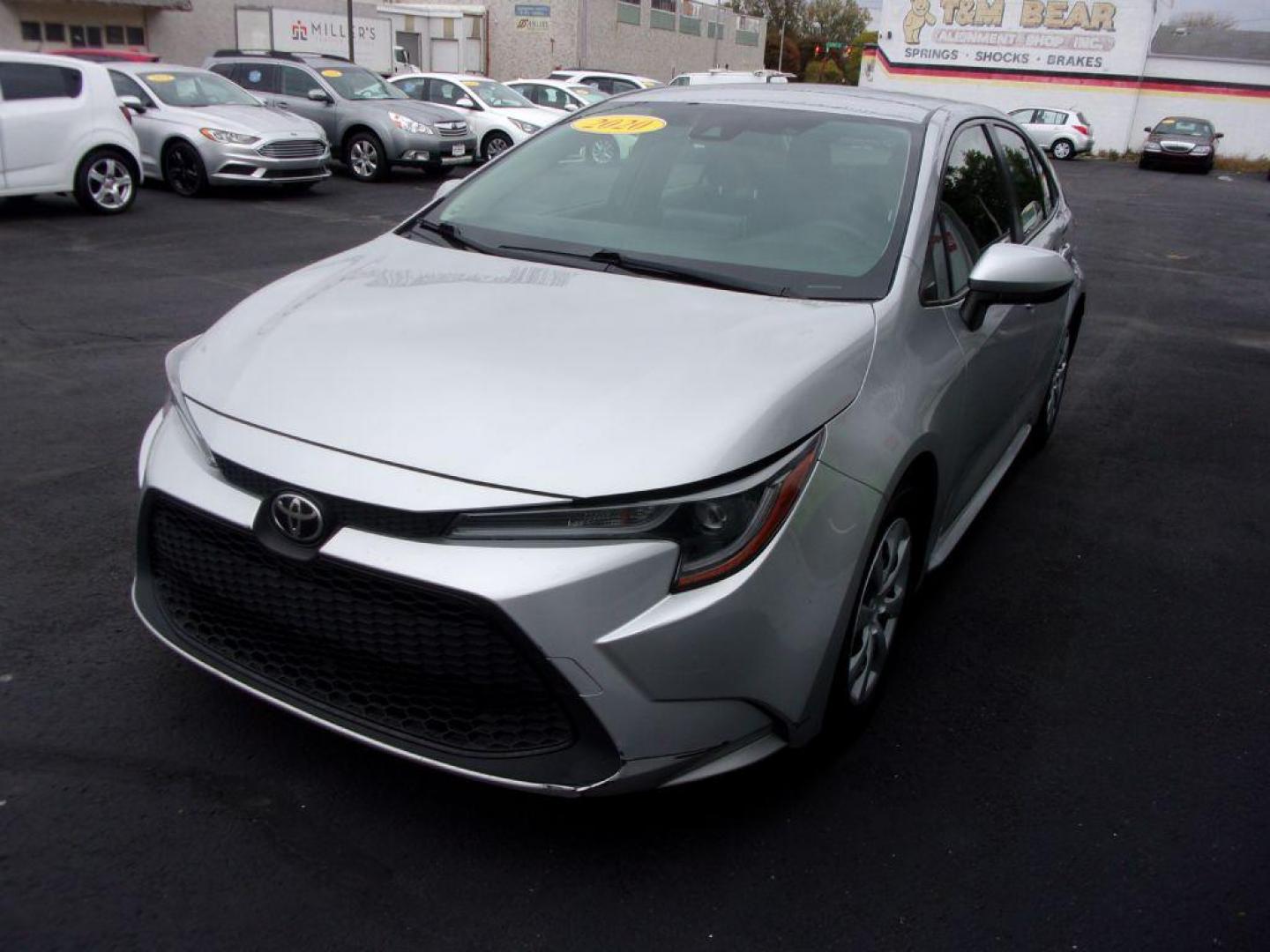 2020 SILVER TOYOTA COROLLA LE (JTDEPRAE9LJ) with an 1.8L engine, Continuously Variable transmission, located at 501 E. Columbia St., Springfield, OH, 45503, (800) 262-7122, 39.925262, -83.801796 - Photo#6