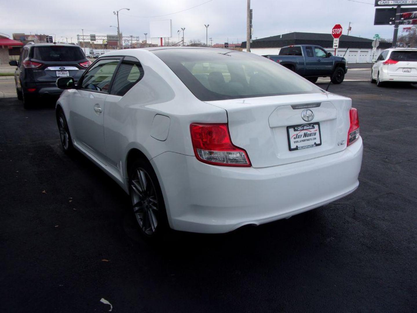 2013 WHITE SCION TC (JTKJF5C73D3) with an 2.5L engine, 6-Speed Manual transmission, located at 501 E. Columbia St., Springfield, OH, 45503, (800) 262-7122, 39.925262, -83.801796 - Photo#5