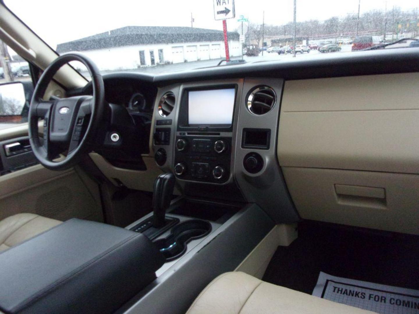 2015 WHITE FORD EXPEDITION EL XLT (1FMJK1JT1FE) with an 3.5L engine, Automatic transmission, located at 501 E. Columbia St., Springfield, OH, 45503, (800) 262-7122, 39.925262, -83.801796 - *** XLT *** 4WD *** Heated and Cooled Leather *** Premium Audio w/ Navigation and Sync *** Power 3rd Row *** Power Lift Gate *** Serviced and Detailed *** Jay North Auto has offered hand picked vehicles since 1965! Our customer's enjoy a NO pressure buying experience with a small town feel. All - Photo#22