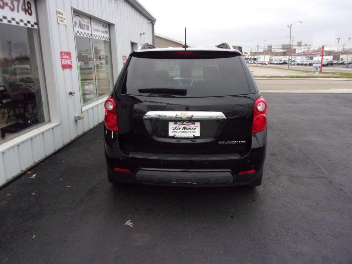 2015 BLACK CHEVROLET EQUINOX LTZ (2GNALDEK9F6) with an 2.4L engine, Automatic transmission, located at 501 E. Columbia St., Springfield, OH, 45503, (800) 262-7122, 39.925262, -83.801796 - Photo#4