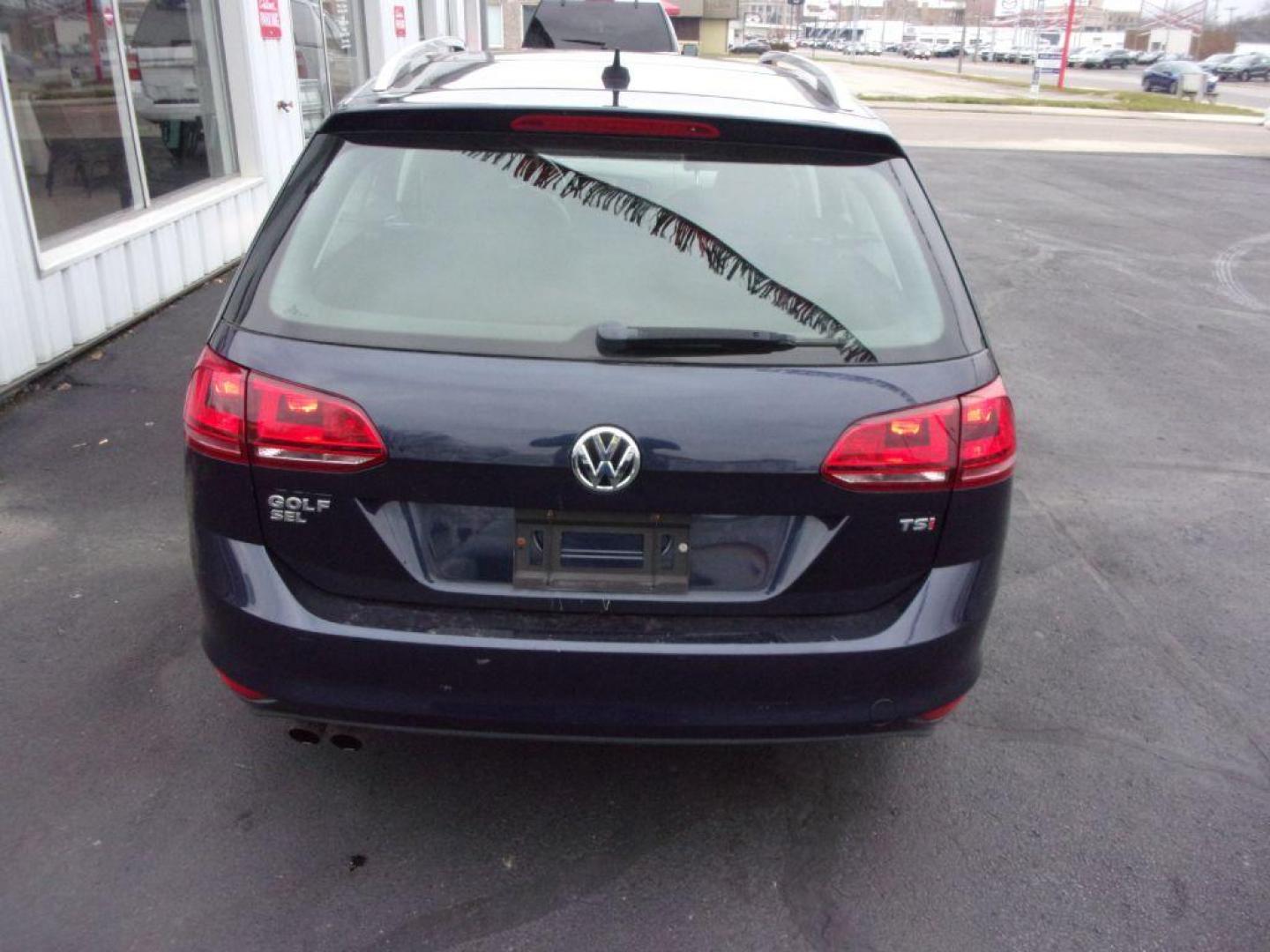 2017 BLUE VOLKSWAGEN GOLF SPORTWAGEN SEL (3VWC17AUXHM) with an 1.8L engine, Automatic transmission, located at 501 E. Columbia St., Springfield, OH, 45503, (800) 262-7122, 39.925262, -83.801796 - Photo#4