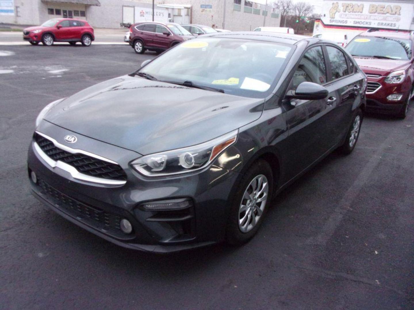 2019 GRAY KIA FORTE FE (3KPF24AD2KE) with an 2.0L engine, Continuously Variable transmission, located at 501 E. Columbia St., Springfield, OH, 45503, (800) 262-7122, 39.925262, -83.801796 - MECHANICAL 2.0L Multi-Port Injection (MPI) 4-Cyl Engine Intelligent Variable Transmission (IVT) Drive Mode Select (DMS) 15'' Steel Wheels with Wheel Covers SAFETY Dual Front Advanced Airbags Dual Front Seat-Mounted Side Airbags Full-Length Side Curtain Airbags Lower Anchors and Tethers for - Photo#4