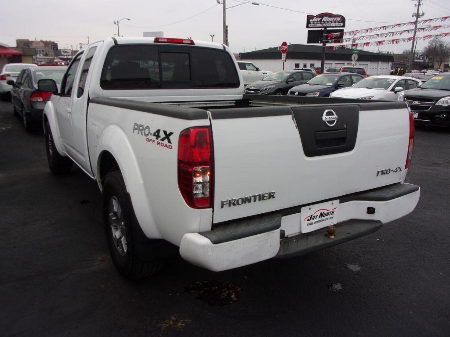 2012 WHITE NISSAN FRONTIER PRO-4X (1N6AD0CW6CC) with an 4.0L engine, Automatic transmission, located at 501 E. Columbia St., Springfield, OH, 45503, (800) 262-7122, 39.925262, -83.801796 - Photo#7