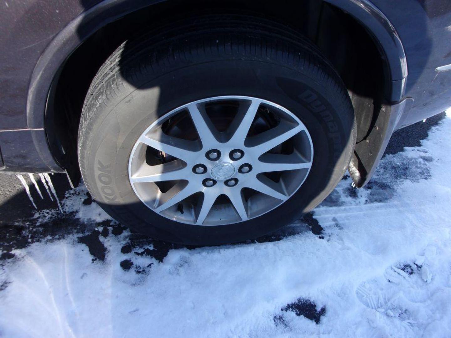 2017 GRAY BUICK ENCLAVE CONVENIENCE (5GAKRAKD7HJ) with an 3.6L engine, Automatic transmission, located at 501 E. Columbia St., Springfield, OH, 45503, (800) 262-7122, 39.925262, -83.801796 - *** Clean CarFax *** V6 fwd *** Serviced and Detailed *** NICE! *** 3rd Row Seating *** Back Up Camera *** Premium Audio w/ Touchscreen *** Power Liftgate *** Jay North Auto has offered hand picked vehicles since 1965! Our customer's enjoy a NO pressure buying experience with a small town feel. - Photo#21