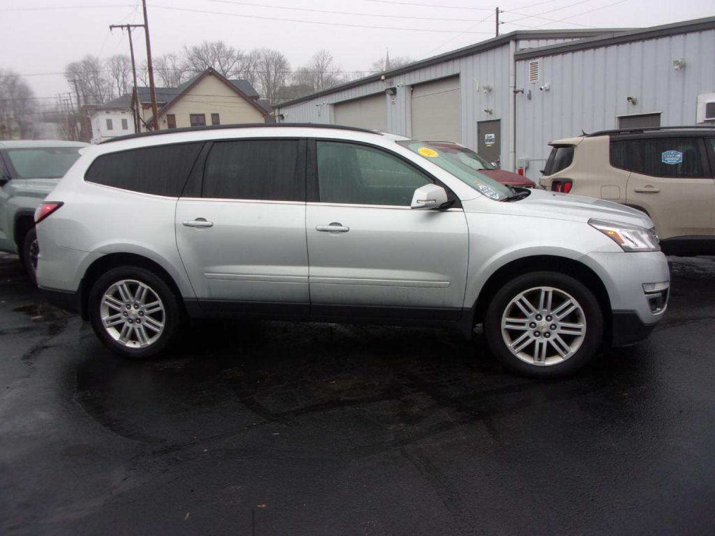 2015 SILVER CHEVROLET TRAVERSE LT (1GNKRGKD0FJ) with an 3.6L engine, Automatic transmission, located at 501 E. Columbia St., Springfield, OH, 45503, (800) 262-7122, 39.925262, -83.801796 - Photo#0