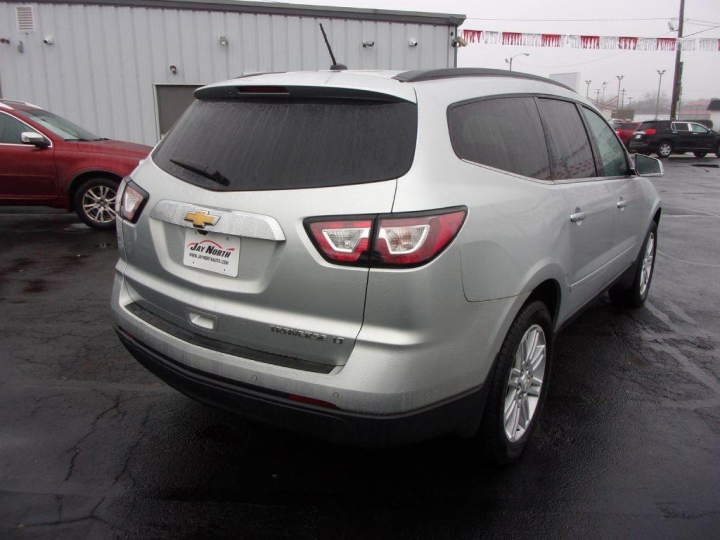 2015 SILVER CHEVROLET TRAVERSE LT (1GNKRGKD0FJ) with an 3.6L engine, Automatic transmission, located at 501 E. Columbia St., Springfield, OH, 45503, (800) 262-7122, 39.925262, -83.801796 - Photo#3