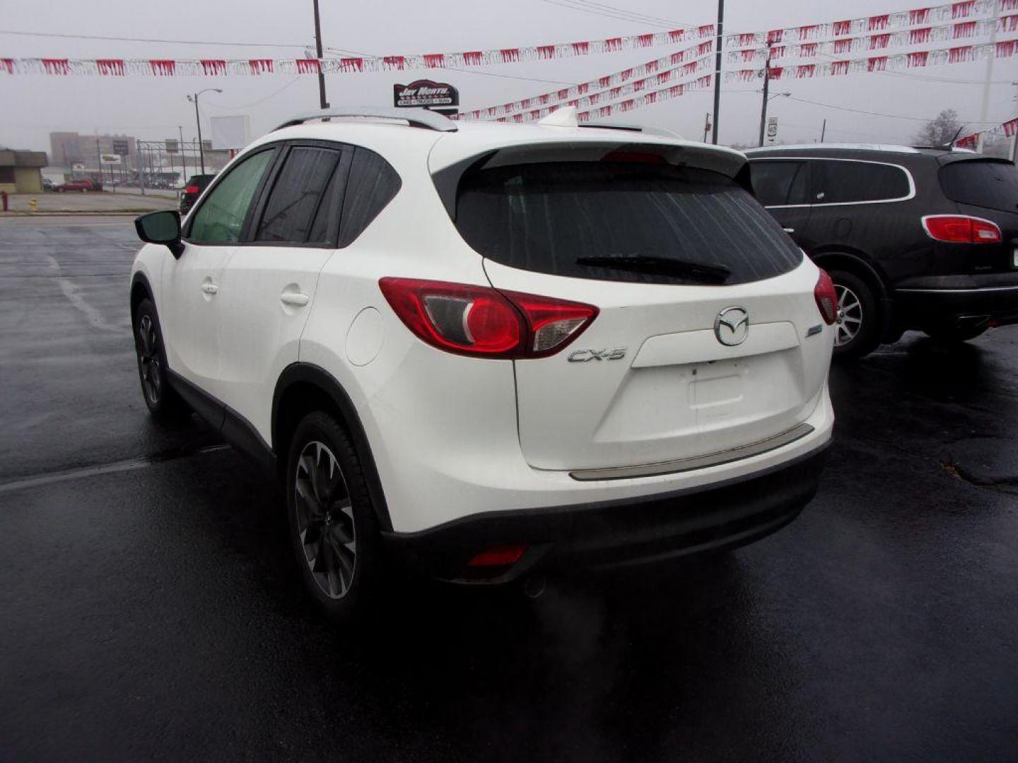 2016 WHITE MAZDA CX-5 GRAND TOURING (JM3KE2DYXG0) with an 2.5L engine, Automatic transmission, located at 501 E. Columbia St., Springfield, OH, 45503, (800) 262-7122, 39.925262, -83.801796 - Photo#5