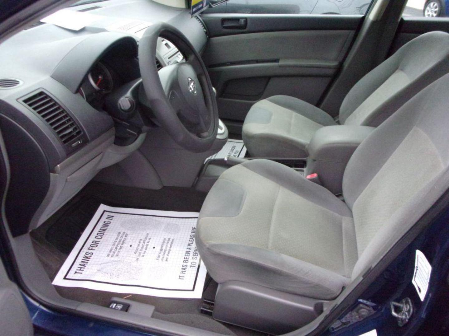 2009 BLUE NISSAN SENTRA 2.0 (3N1AB61E89L) with an 2.0L engine, Continuously Variable transmission, located at 501 E. Columbia St., Springfield, OH, 45503, (800) 262-7122, 39.925262, -83.801796 - Photo#4