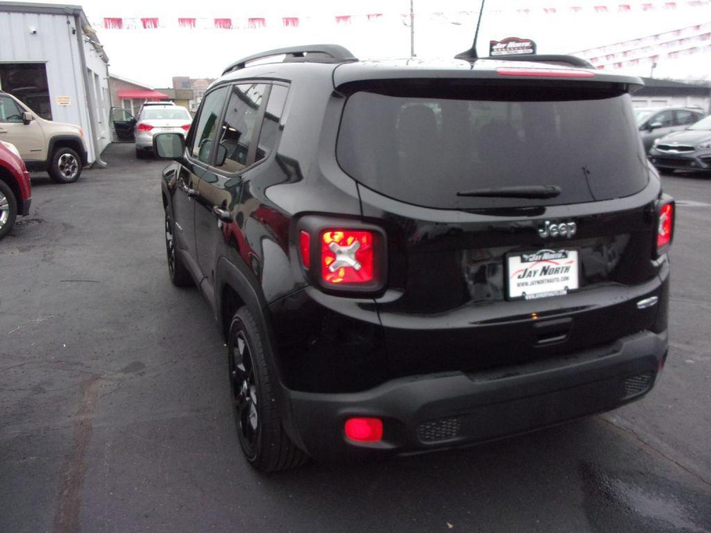 2018 BLACK JEEP RENEGADE LATITUDE (ZACCJABB2JP) with an 2.4L engine, Automatic transmission, located at 501 E. Columbia St., Springfield, OH, 45503, (800) 262-7122, 39.925262, -83.801796 - *** FWD *** Latitude *** Serviced and Detailed *** Jay North Auto has offered hand picked vehicles since 1965! Our customer's enjoy a NO pressure buying experience with a small town feel. All of our vehicles get fully inspected and detailed. We are a preferred dealer for many local credit unions - Photo#6