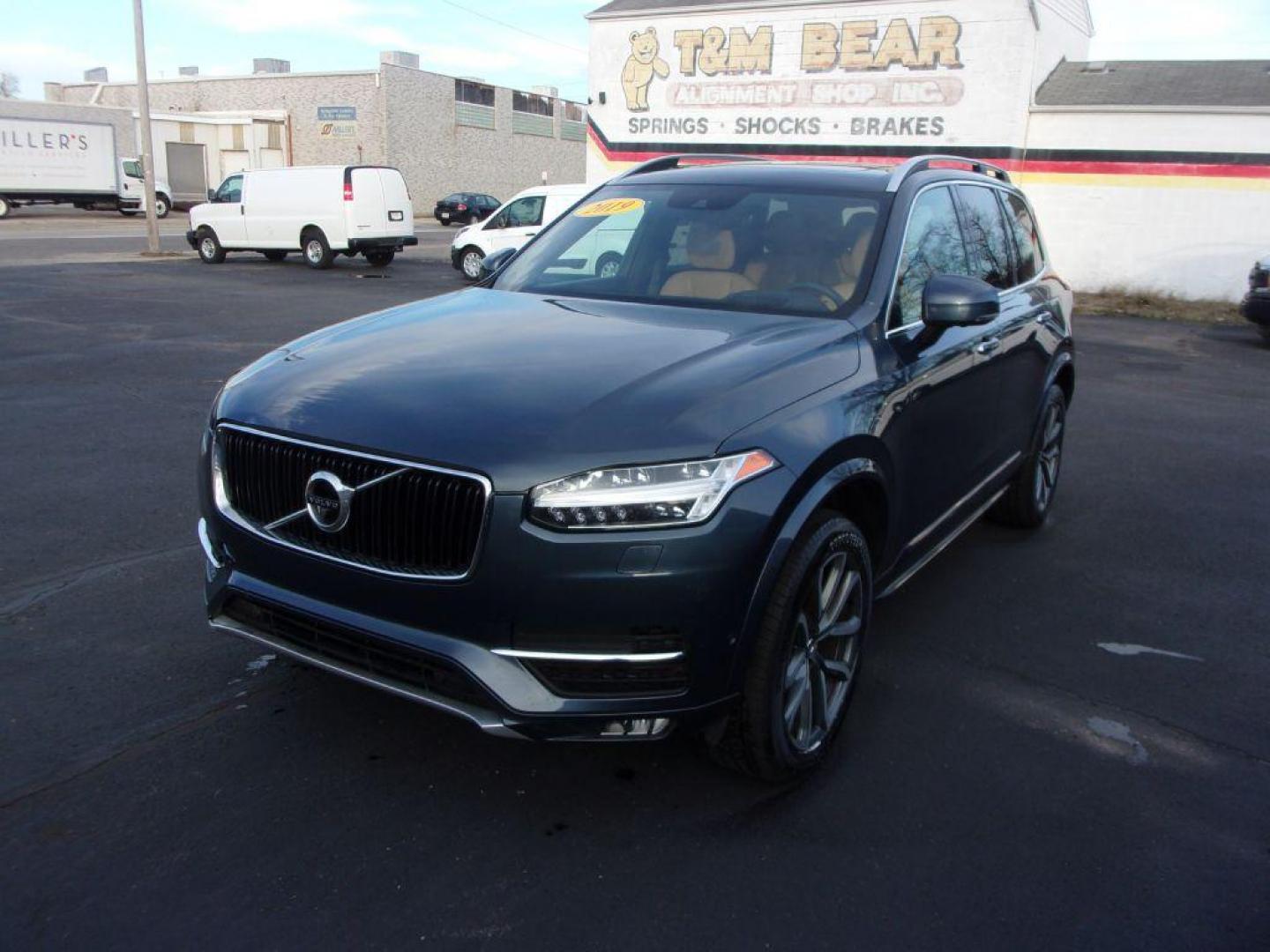 2019 BLUE VOLVO XC90 T6 MOMENTUM (YV4A22PK8K1) with an 2.0L engine, Automatic transmission, located at 501 E. Columbia St., Springfield, OH, 45503, (800) 262-7122, 39.925262, -83.801796 - *** 1 Owner *** LOADED *** Serviced and Detailed *** Third Row Seating *** PERFORMANCE 2.0L Super and Turbo-Charged, Direct Inject Engine 8-Speed Geartronic Automatic Trans w/ Start-Stop 316 HP @ 5700 RPM and 295 lb-ft Torque @ 2200 RPM All-Wheel-Drive with Instant Traction Electric Power - Photo#6