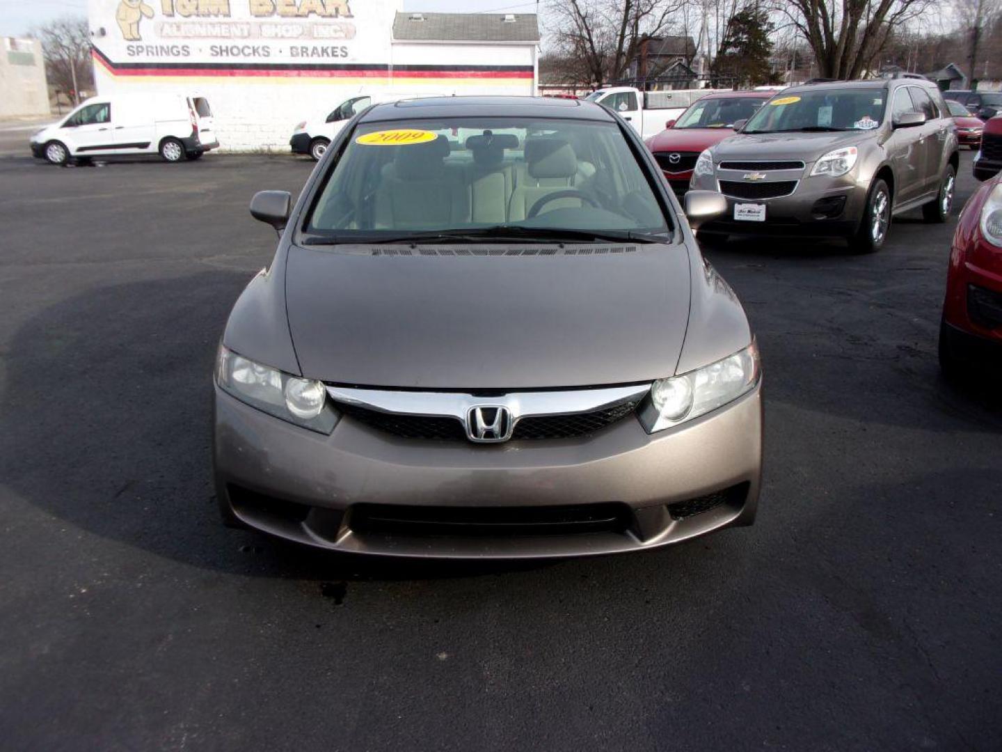 2009 GRAY HONDA CIVIC EX (1HGFA168X9L) with an 1.8L engine, Automatic transmission, located at 501 E. Columbia St., Springfield, OH, 45503, (800) 262-7122, 39.925262, -83.801796 - *** Serviced and Detailed *** New Shocks *** EX *** New Tires *** Jay North Auto has offered hand picked vehicles since 1965! Our customer's enjoy a NO pressure buying experience with a small town feel. All of our vehicles get fully inspected and detailed. We are a preferred dealer for many loca - Photo#1