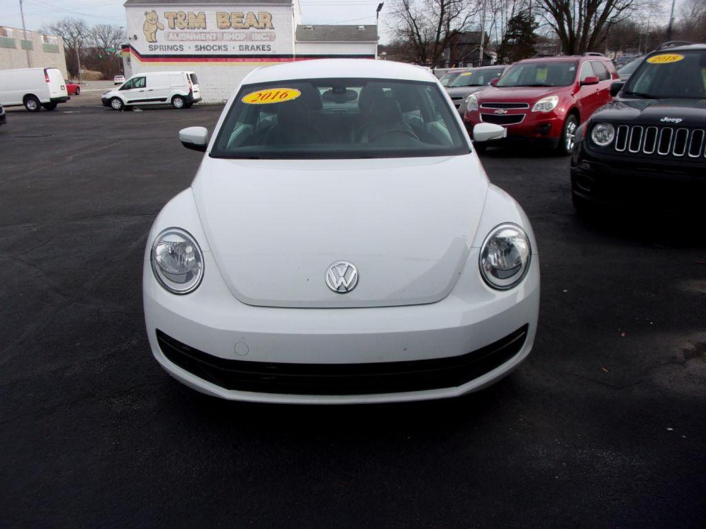 2016 WHITE VOLKSWAGEN BEETLE SE (3VWJ17AT2GM) with an 1.8L engine, Automatic transmission, located at 501 E. Columbia St., Springfield, OH, 45503, (800) 262-7122, 39.925262, -83.801796 - *** New Tires *** Clean CarFax w/ 2 Owners *** Serviced and Detailed *** SE *** Back Up Camera *** NICE!!! *** Jay North Auto has offered hand picked vehicles since 1965! Our customer's enjoy a NO pressure buying experience with a small town feel. All of our vehicles get fully inspected and deta - Photo#1