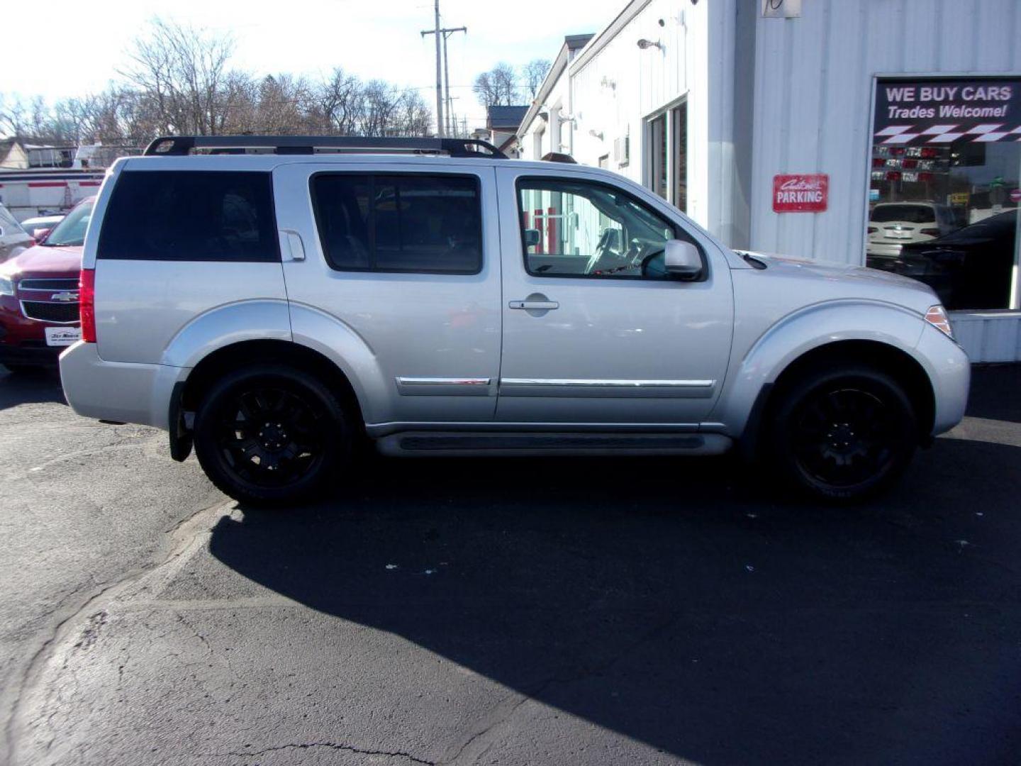 2012 SILVER NISSAN PATHFINDER LE (5N1AR1NB8CC) with an 4.0L engine, Automatic transmission, located at 501 E. Columbia St., Springfield, OH, 45503, (800) 262-7122, 39.925262, -83.801796 - Photo#0