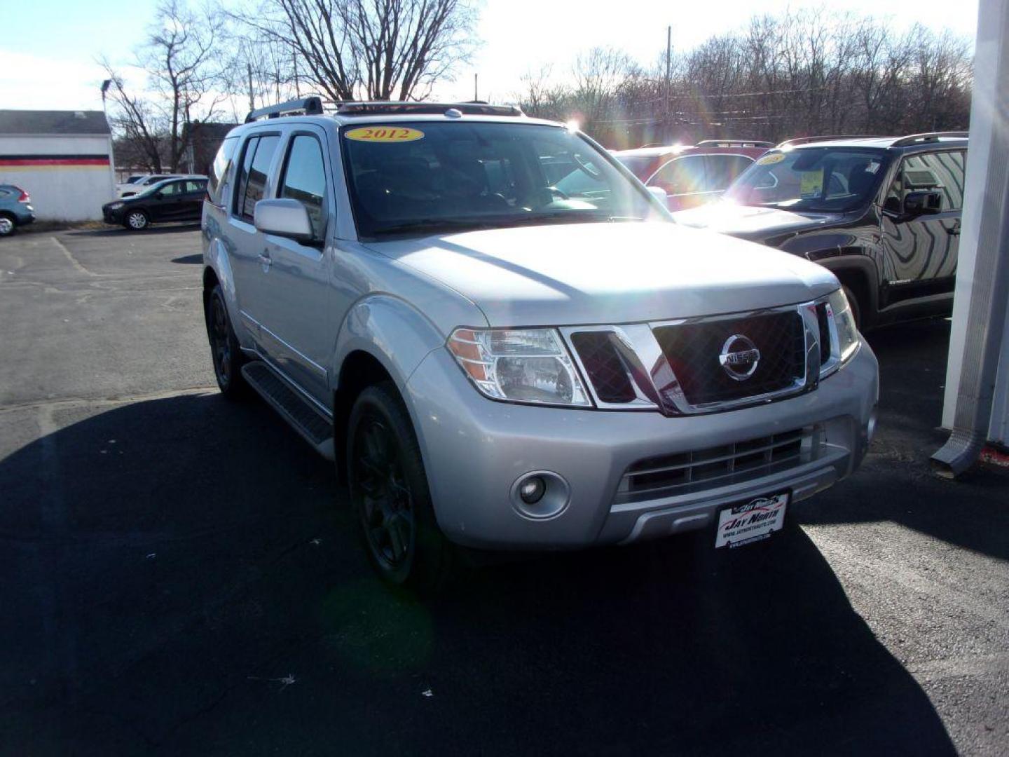 2012 SILVER NISSAN PATHFINDER LE (5N1AR1NB8CC) with an 4.0L engine, Automatic transmission, located at 501 E. Columbia St., Springfield, OH, 45503, (800) 262-7122, 39.925262, -83.801796 - Photo#2