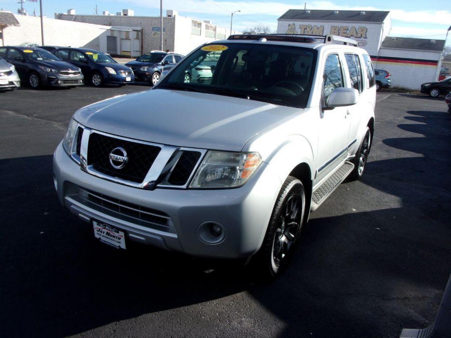 2012 SILVER NISSAN PATHFINDER LE (5N1AR1NB8CC) with an 4.0L engine, Automatic transmission, located at 501 E. Columbia St., Springfield, OH, 45503, (800) 262-7122, 39.925262, -83.801796 - Photo#6