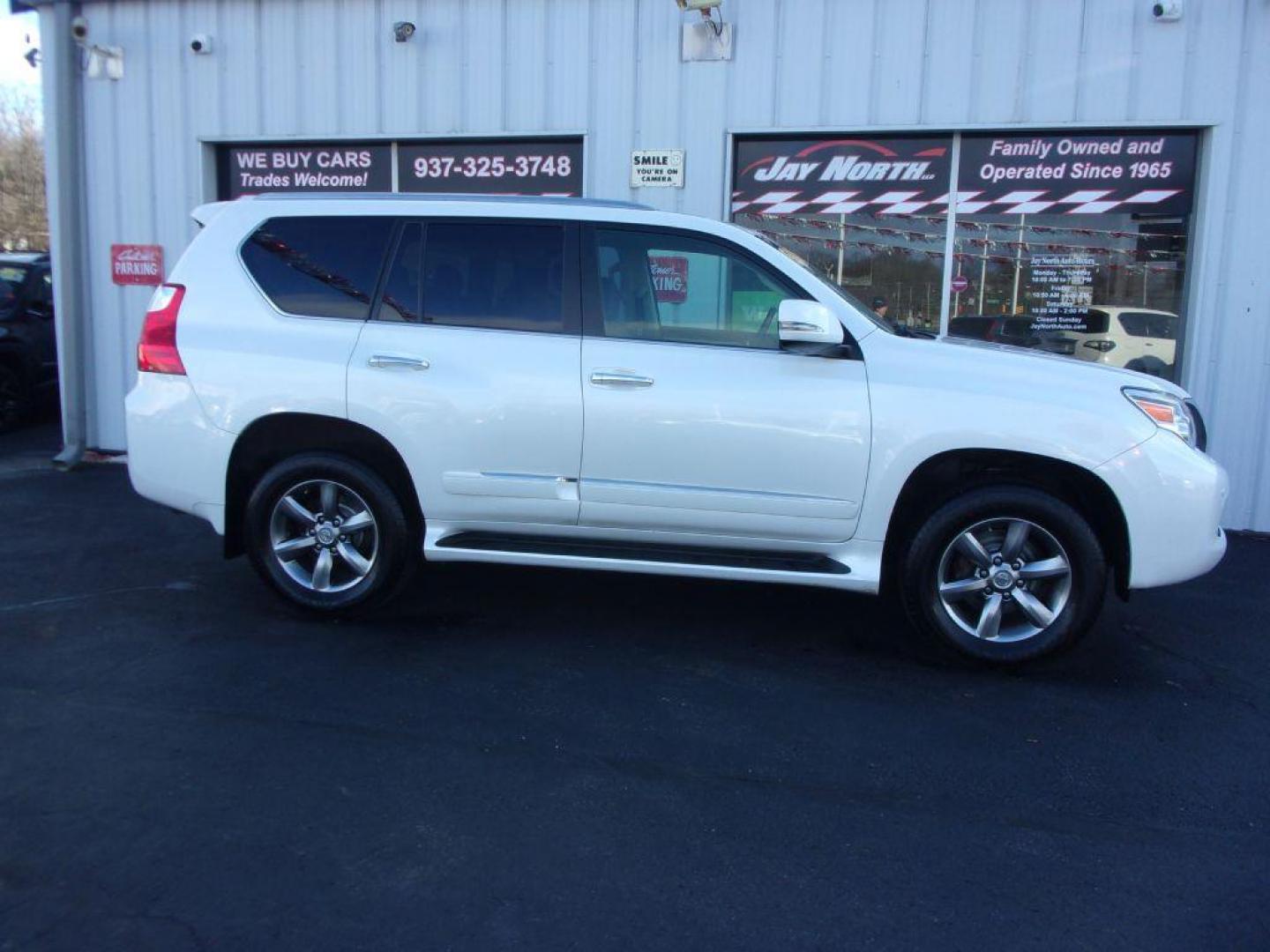 2013 WHITE LEXUS GX 460 PREMIUM (JTJJM7FX1D5) with an 4.6L engine, Automatic transmission, located at 501 E. Columbia St., Springfield, OH, 45503, (800) 262-7122, 39.925262, -83.801796 - Photo#0