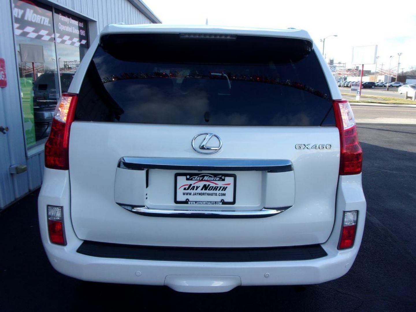 2013 WHITE LEXUS GX 460 PREMIUM (JTJJM7FX1D5) with an 4.6L engine, Automatic transmission, located at 501 E. Columbia St., Springfield, OH, 45503, (800) 262-7122, 39.925262, -83.801796 - Photo#5