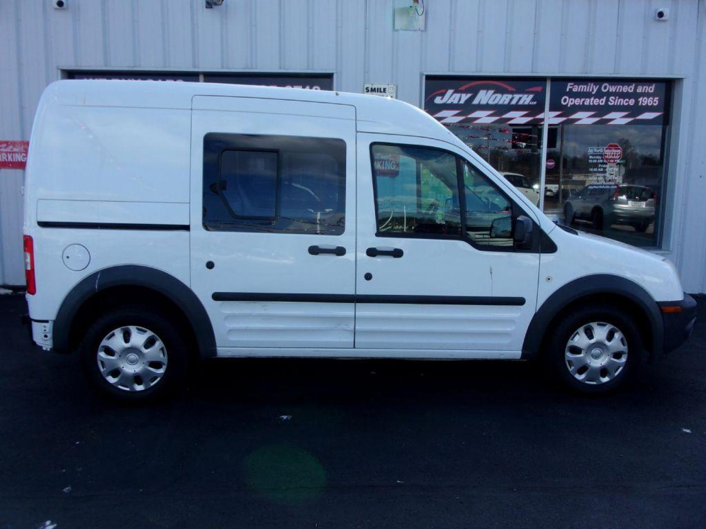 2012 WHITE FORD TRANSIT CONNECT XL (NM0LS6AN5CT) with an 2.0L engine, Automatic transmission, located at 501 E. Columbia St., Springfield, OH, 45503, (800) 262-7122, 39.925262, -83.801796 - *** Serviced and Detailed *** FWD *** XL *** 1 Owner *** Jay North Auto has offered hand picked vehicles since 1965! Our customer's enjoy a NO pressure buying experience with a small town feel. All of our vehicles get fully inspected and detailed. We are a preferred dealer for many local credit - Photo#0