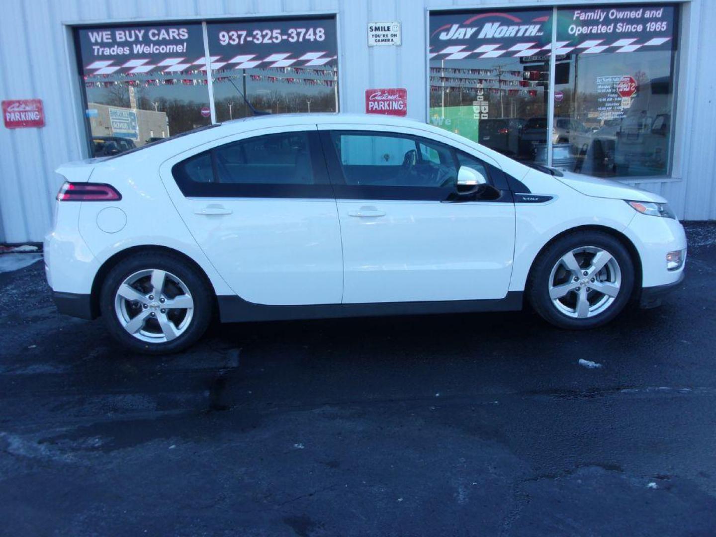 2014 WHITE CHEVROLET VOLT (1G1RH6E41EU) with an 1.4L engine, Automatic transmission, located at 501 E. Columbia St., Springfield, OH, 45503, (800) 262-7122, 39.925262, -83.801796 - *** Premium *** Serviced and Detailed *** Clean CarFax *** New Tires *** Heated Seats *** Navigation *** Jay North Auto has offered hand picked vehicles since 1965! Our customer's enjoy a NO pressure buying experience with a small town feel. All of our vehicles get fully inspected and detailed. - Photo#0