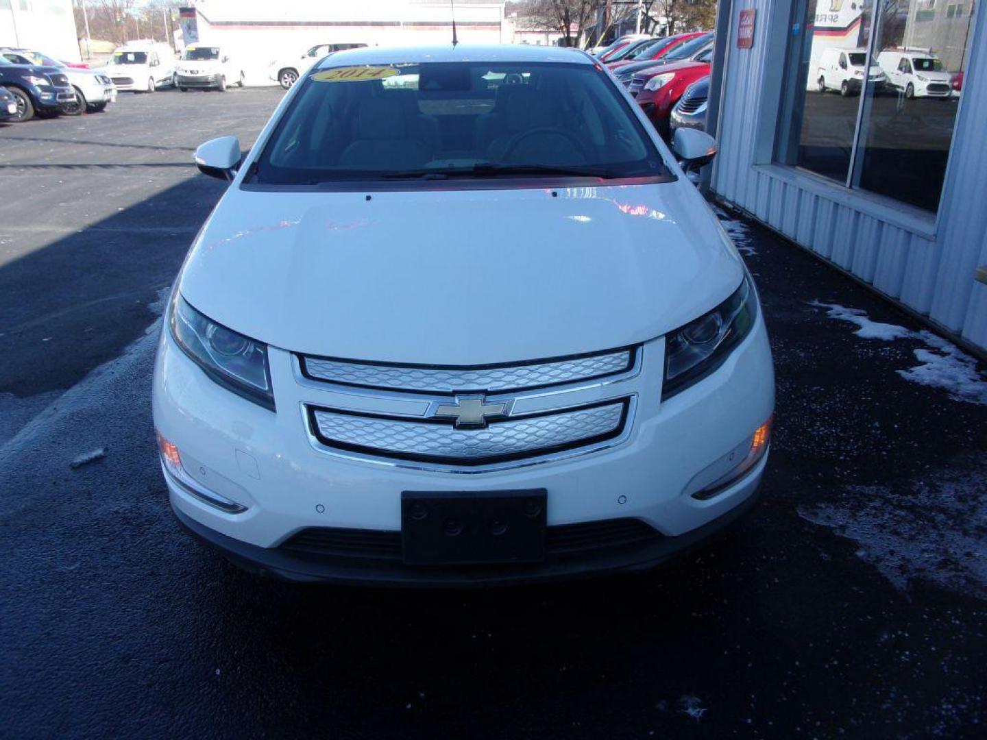 2014 WHITE CHEVROLET VOLT (1G1RH6E41EU) with an 1.4L engine, Automatic transmission, located at 501 E. Columbia St., Springfield, OH, 45503, (800) 262-7122, 39.925262, -83.801796 - *** Premium *** Serviced and Detailed *** Clean CarFax *** New Tires *** Heated Seats *** Navigation *** Jay North Auto has offered hand picked vehicles since 1965! Our customer's enjoy a NO pressure buying experience with a small town feel. All of our vehicles get fully inspected and detailed. - Photo#1