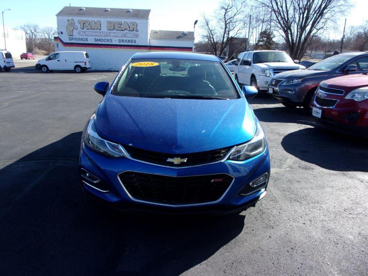 2018 BLUE CHEVROLET CRUZE LT (1G1BE5SM7J7) with an 1.4L engine, Automatic transmission, located at 501 E. Columbia St., Springfield, OH, 45503, (800) 262-7122, 39.925262, -83.801796 - Photo#1