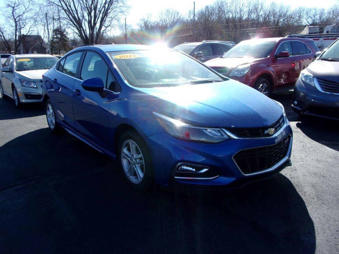 2018 BLUE CHEVROLET CRUZE LT (1G1BE5SM7J7) with an 1.4L engine, Automatic transmission, located at 501 E. Columbia St., Springfield, OH, 45503, (800) 262-7122, 39.925262, -83.801796 - Photo#2