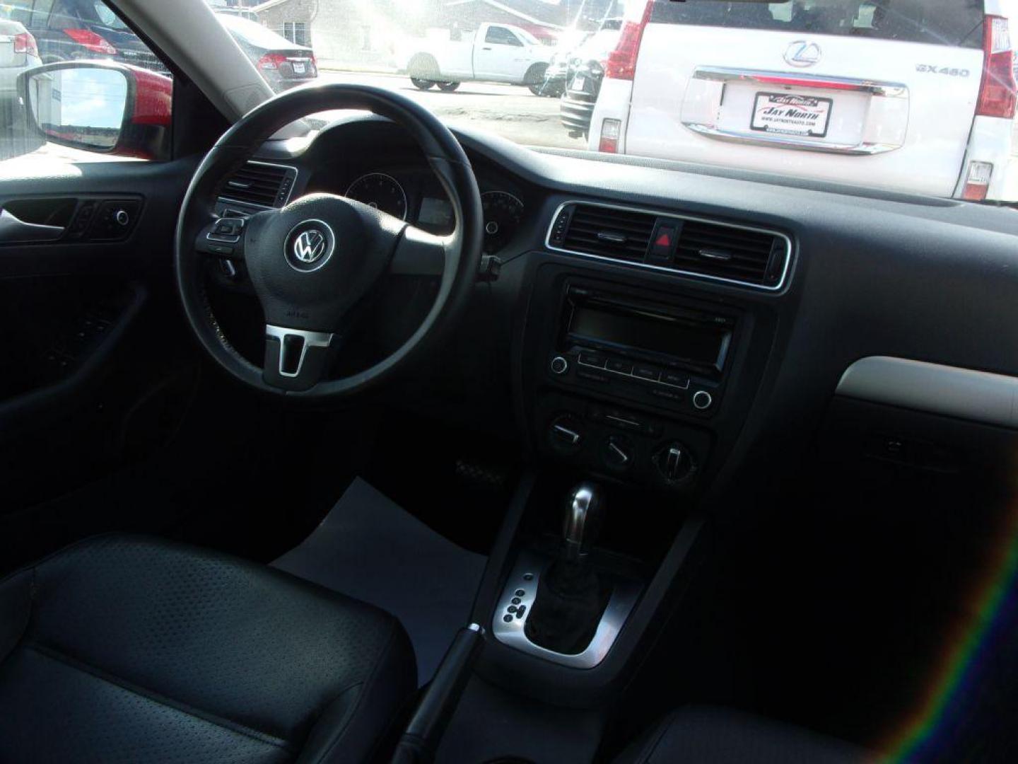 2014 RED VOLKSWAGEN JETTA SE (3VWD07AJ8EM) with an 1.8L engine, Automatic transmission, located at 501 E. Columbia St., Springfield, OH, 45503, (800) 262-7122, 39.925262, -83.801796 - Photo#10