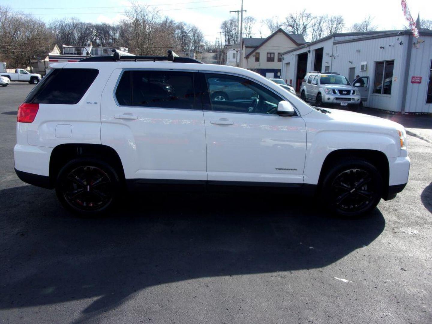 2017 WHITE GMC TERRAIN SLE (2GKALNEK7H6) with an 2.4L engine, Automatic transmission, located at 501 E. Columbia St., Springfield, OH, 45503, (800) 262-7122, 39.925262, -83.801796 - Photo#0