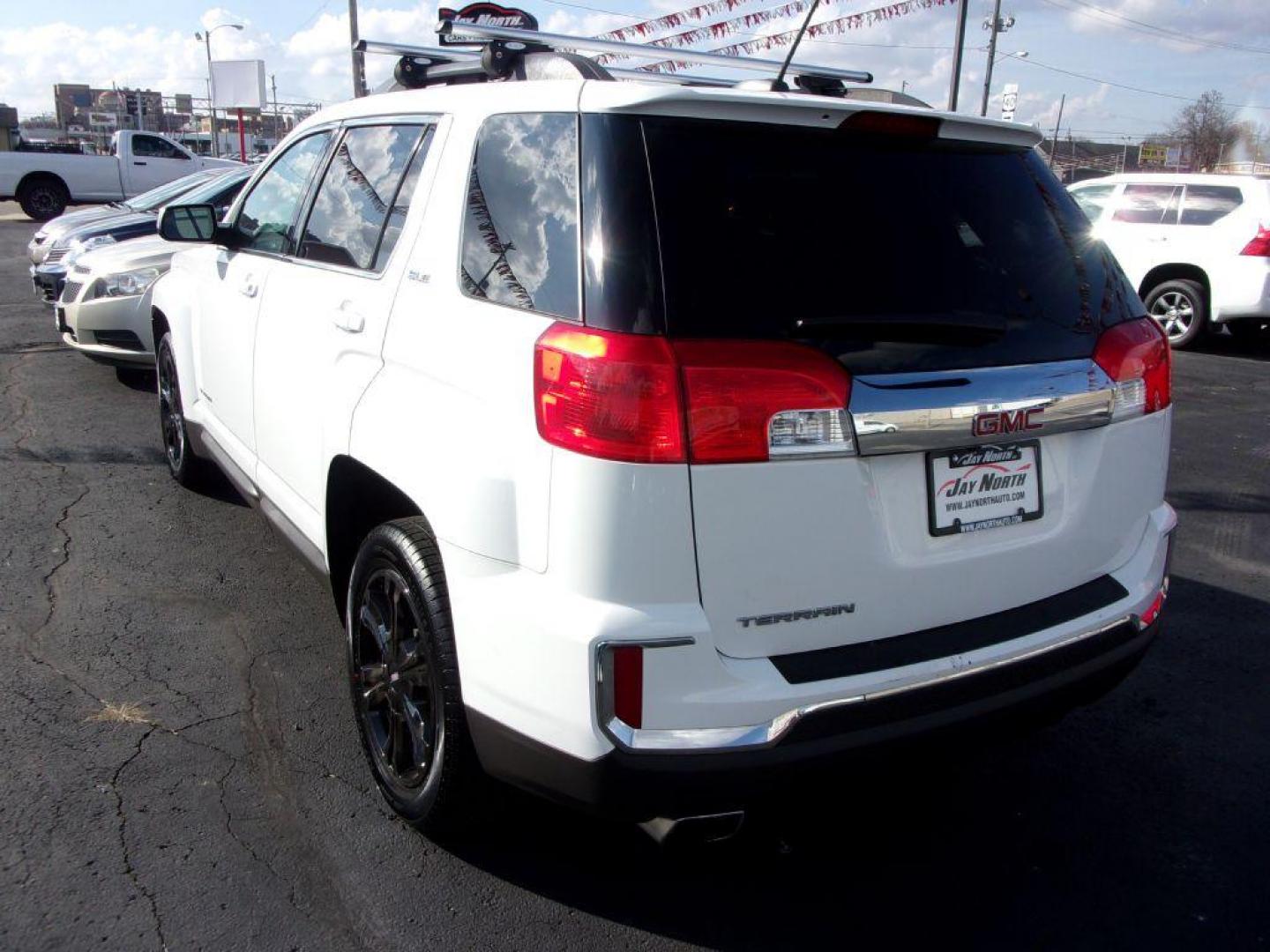 2017 WHITE GMC TERRAIN SLE (2GKALNEK7H6) with an 2.4L engine, Automatic transmission, located at 501 E. Columbia St., Springfield, OH, 45503, (800) 262-7122, 39.925262, -83.801796 - Photo#4