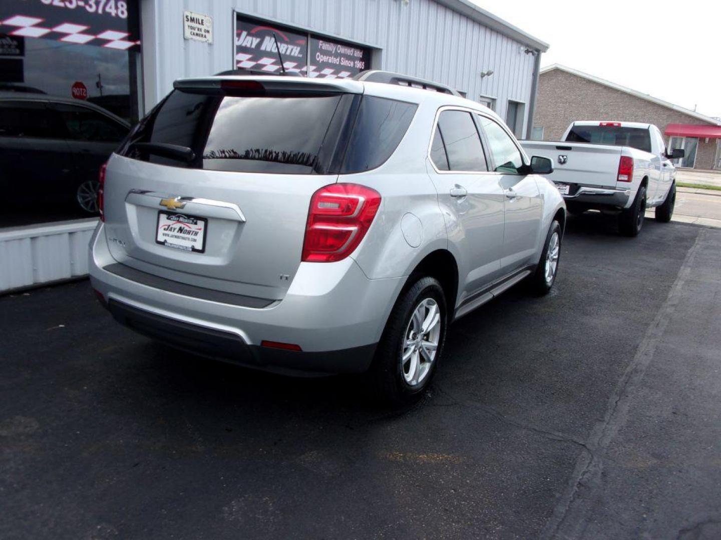 2017 SILVER CHEVROLET EQUINOX LT (2GNALCEK4H1) with an 2.4L engine, Automatic transmission, located at 501 E. Columbia St., Springfield, OH, 45503, (800) 262-7122, 39.925262, -83.801796 - Photo#3