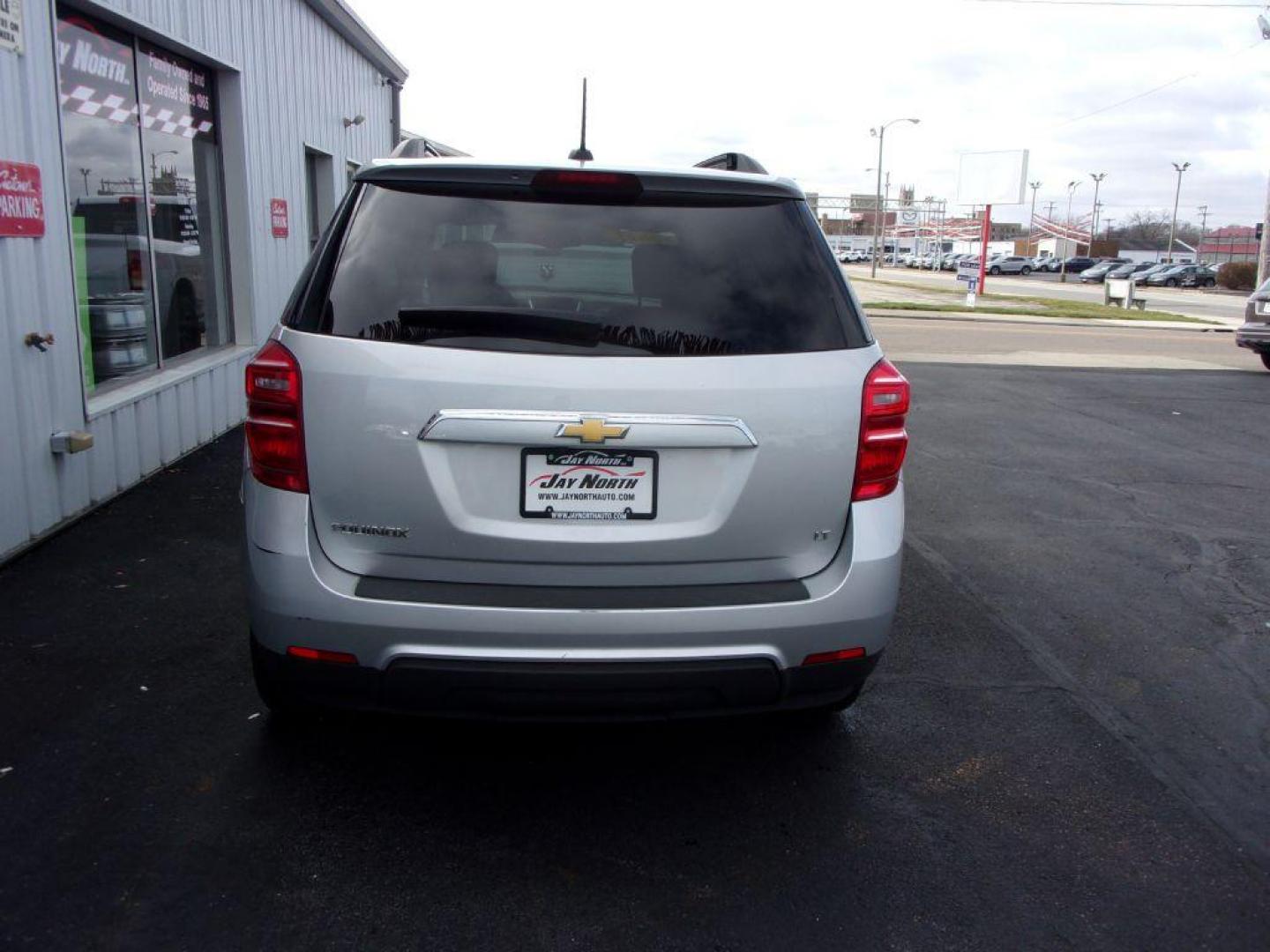 2017 SILVER CHEVROLET EQUINOX LT (2GNALCEK4H1) with an 2.4L engine, Automatic transmission, located at 501 E. Columbia St., Springfield, OH, 45503, (800) 262-7122, 39.925262, -83.801796 - Photo#4