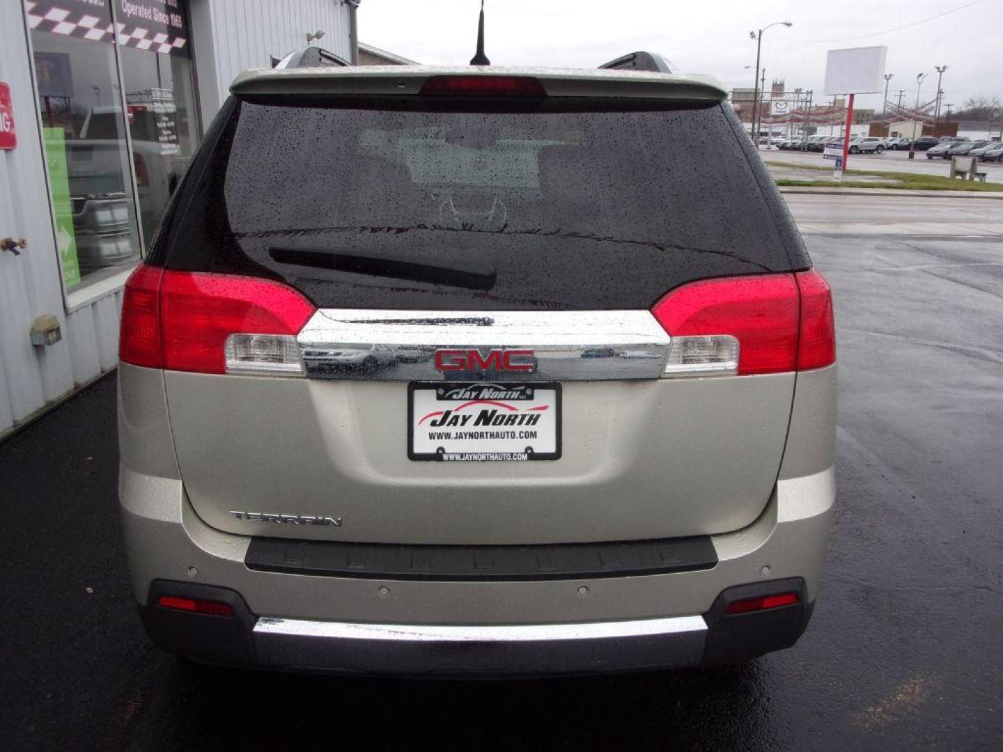 2014 BEIGE GMC TERRAIN SLT (2GKALTEKXE6) with an 2.4L engine, Automatic transmission, located at 501 E. Columbia St., Springfield, OH, 45503, (800) 262-7122, 39.925262, -83.801796 - Photo#4