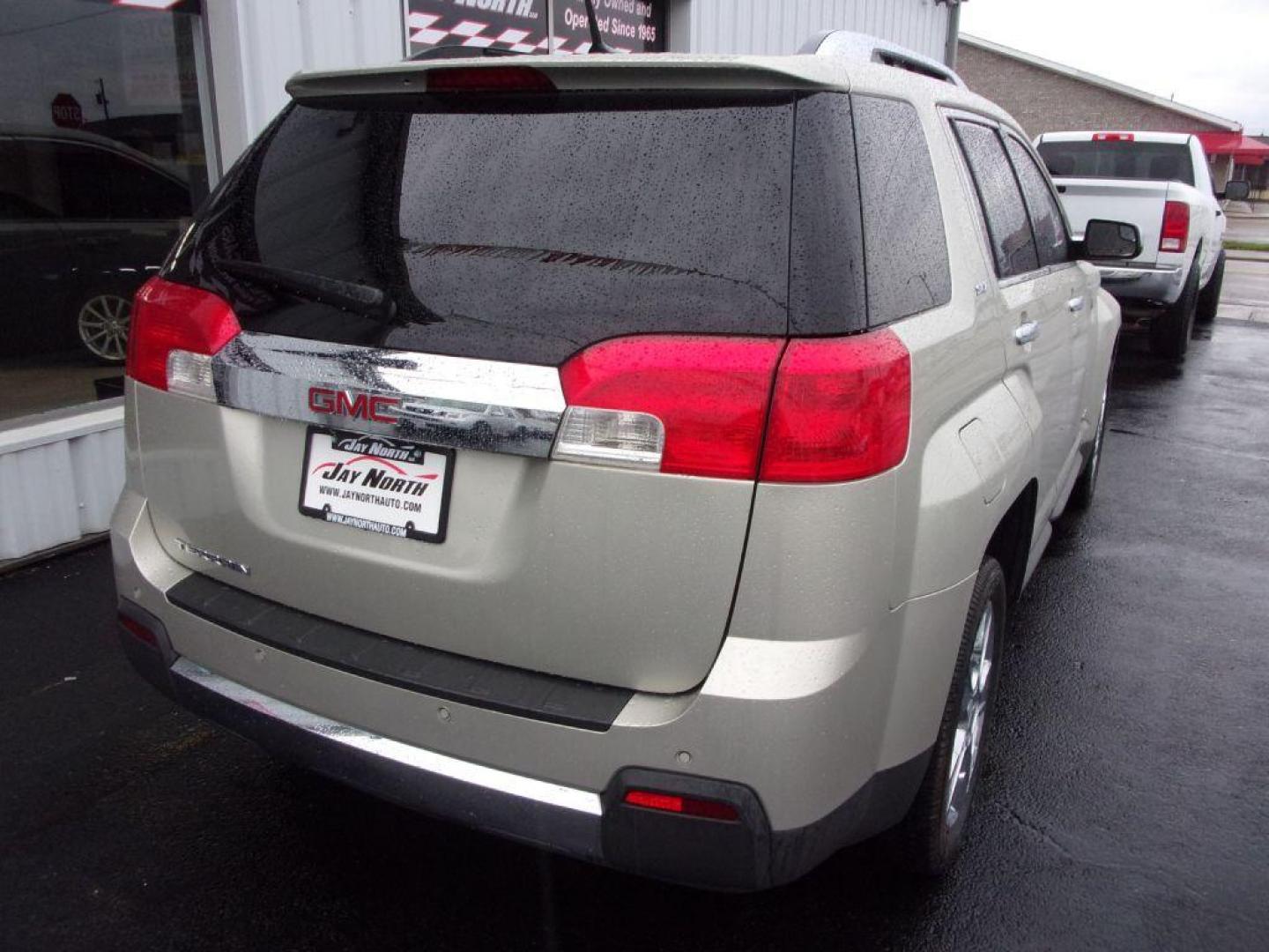 2014 BEIGE GMC TERRAIN SLT (2GKALTEKXE6) with an 2.4L engine, Automatic transmission, located at 501 E. Columbia St., Springfield, OH, 45503, (800) 262-7122, 39.925262, -83.801796 - Photo#5