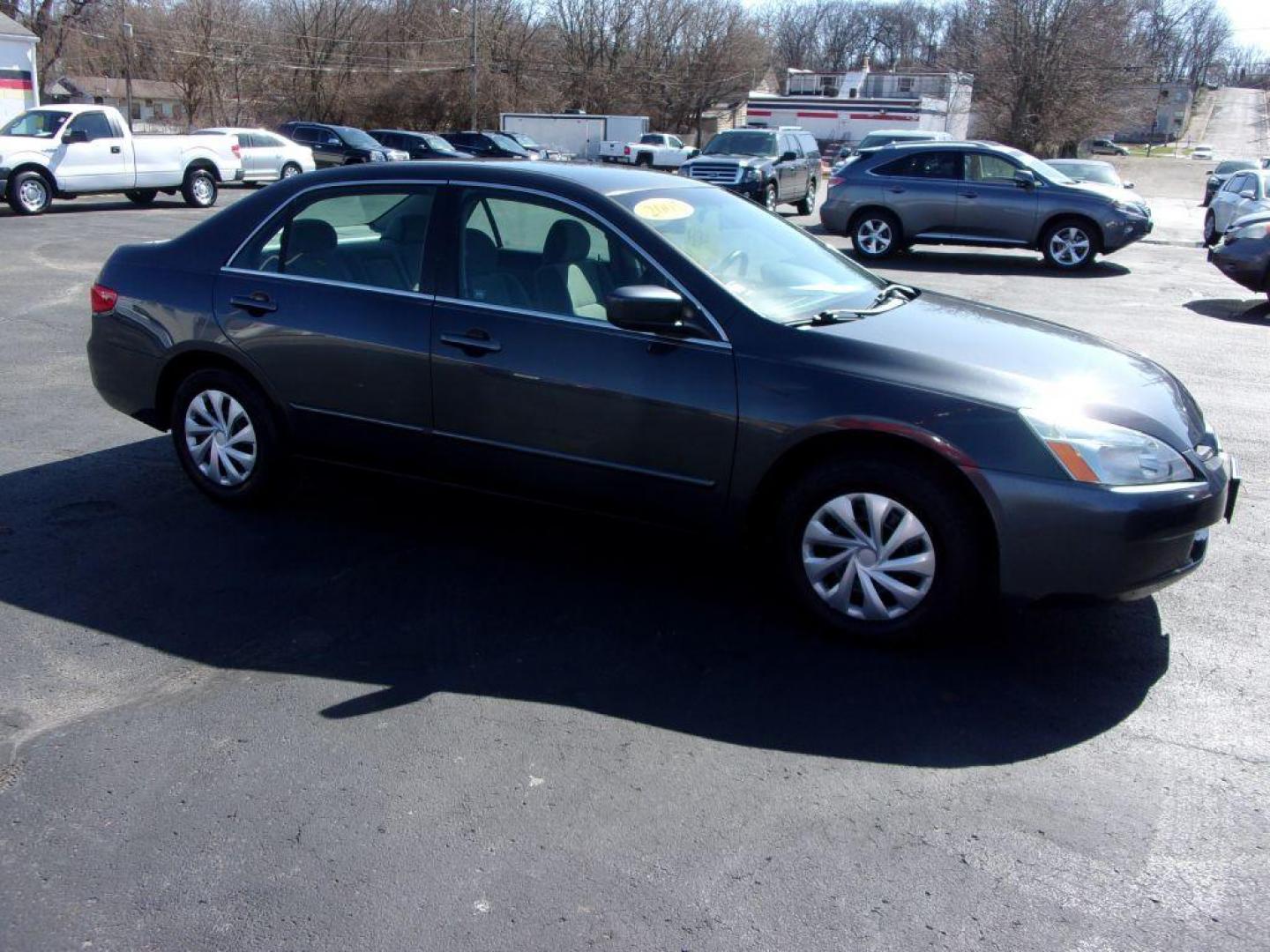 2005 GRAY HONDA ACCORD LX (1HGCM56495A) with an 2.4L engine, Automatic transmission, located at 501 E. Columbia St., Springfield, OH, 45503, (800) 262-7122, 39.925262, -83.801796 - Photo#3