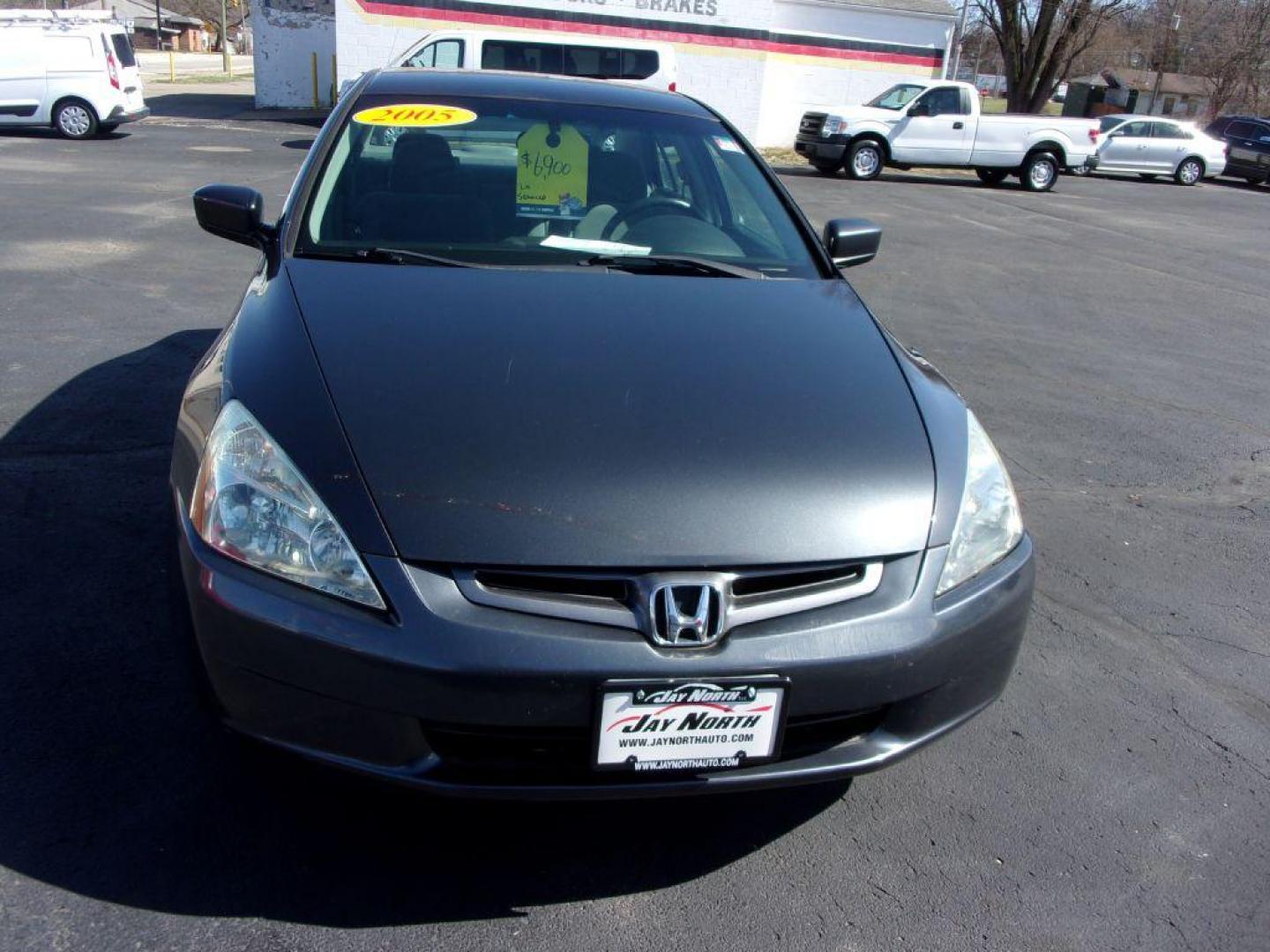 2005 GRAY HONDA ACCORD LX (1HGCM56495A) with an 2.4L engine, Automatic transmission, located at 501 E. Columbia St., Springfield, OH, 45503, (800) 262-7122, 39.925262, -83.801796 - Photo#4