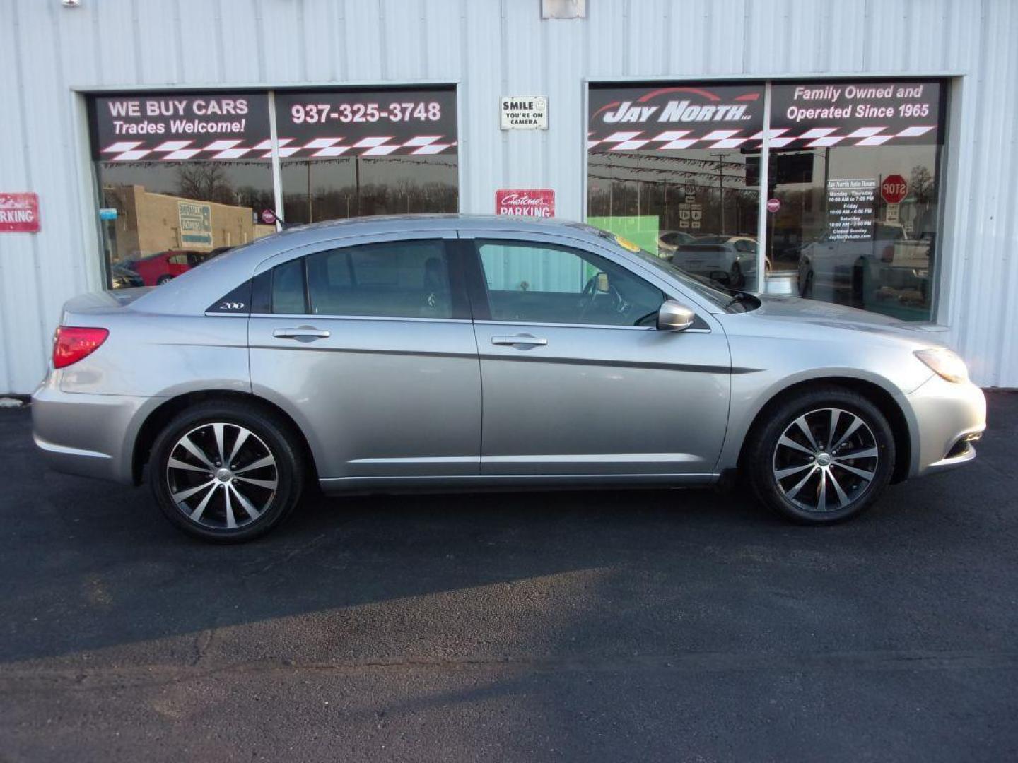 2013 GRAY CHRYSLER 200 S LIMITED (1C3CCBCG3DN) with an 3.6L engine, Automatic transmission, located at 501 E. Columbia St., Springfield, OH, 45503, (800) 262-7122, 39.925262, -83.801796 - *** 31 Service Records on Clean CarFax *** 200 S Limited *** Newer Tires *** Serviced and Detailed *** Boston Acoustics Audio *** Moonroof *** Leather *** Remote Start *** Jay North Auto has offered hand picked vehicles since 1965! Our customer's enjoy a NO pressure buying experience with a sma - Photo#0