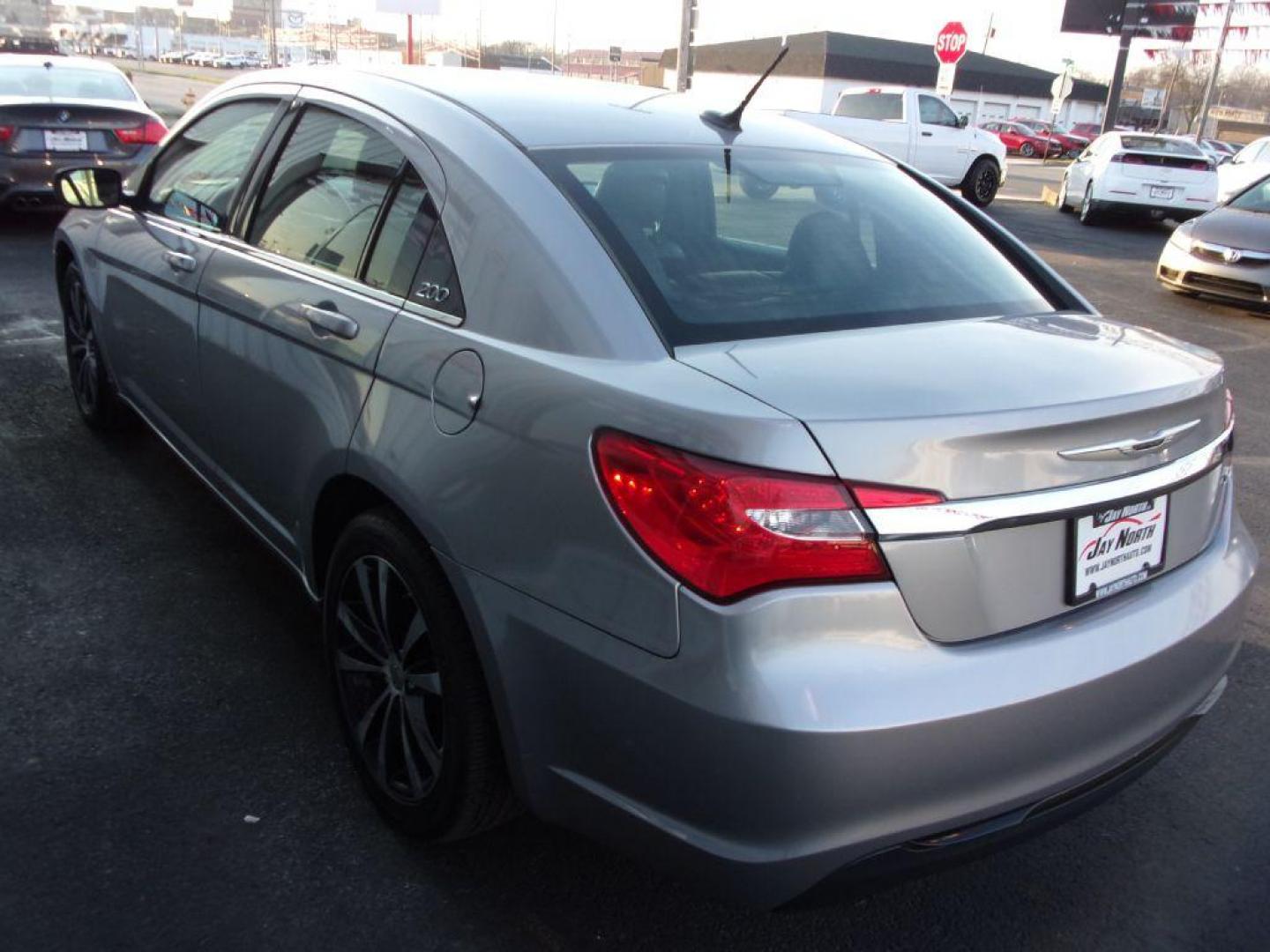 2013 GRAY CHRYSLER 200 S LIMITED (1C3CCBCG3DN) with an 3.6L engine, Automatic transmission, located at 501 E. Columbia St., Springfield, OH, 45503, (800) 262-7122, 39.925262, -83.801796 - *** 31 Service Records on Clean CarFax *** 200 S Limited *** Newer Tires *** Serviced and Detailed *** Boston Acoustics Audio *** Moonroof *** Leather *** Remote Start *** Jay North Auto has offered hand picked vehicles since 1965! Our customer's enjoy a NO pressure buying experience with a sma - Photo#4