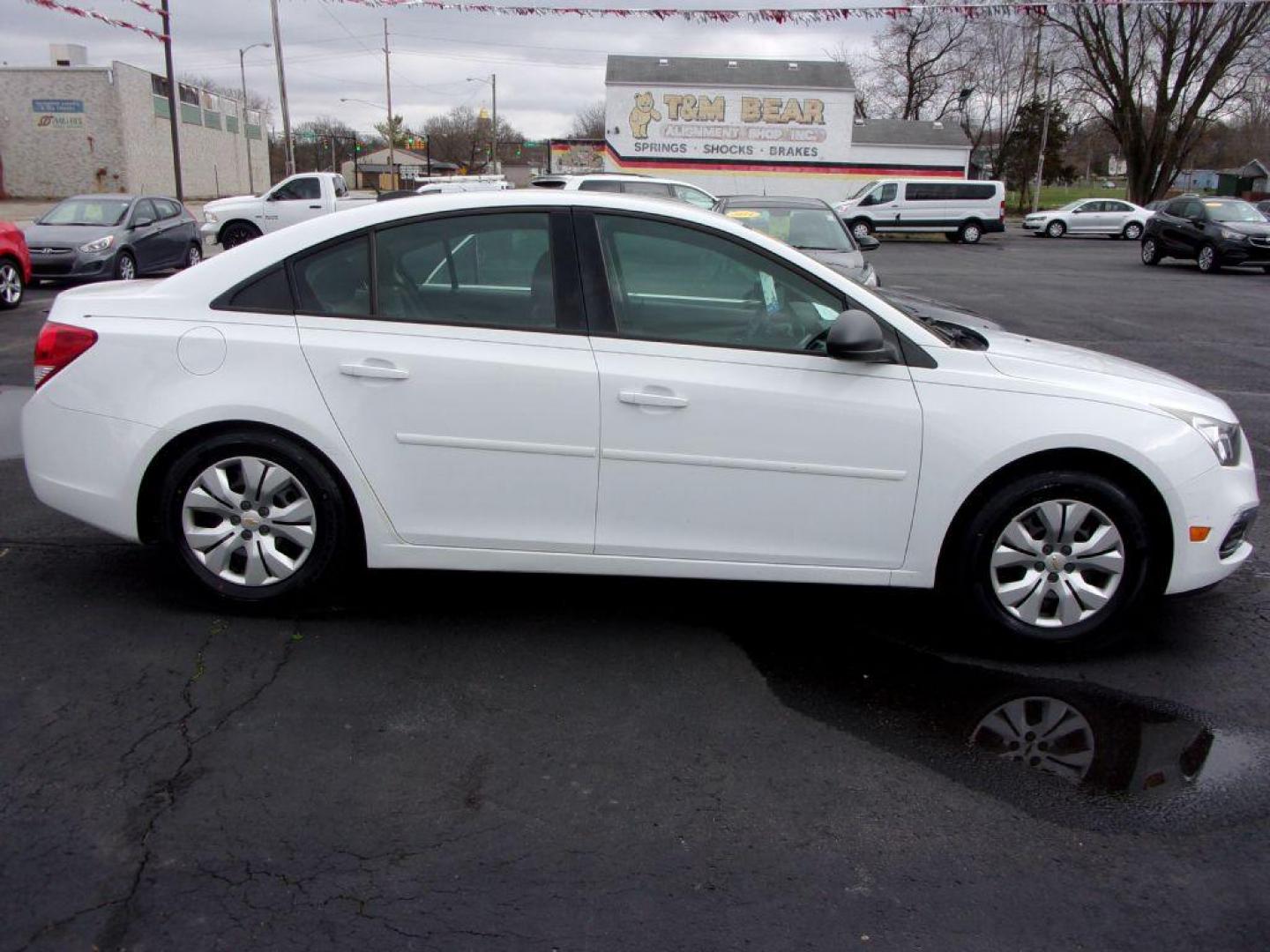 2016 WHITE CHEVROLET CRUZE LIMITED LS (1G1PC5SH9G7) with an 1.8L engine, Automatic transmission, located at 501 E. Columbia St., Springfield, OH, 45503, (800) 262-7122, 39.925262, -83.801796 - Photo#0