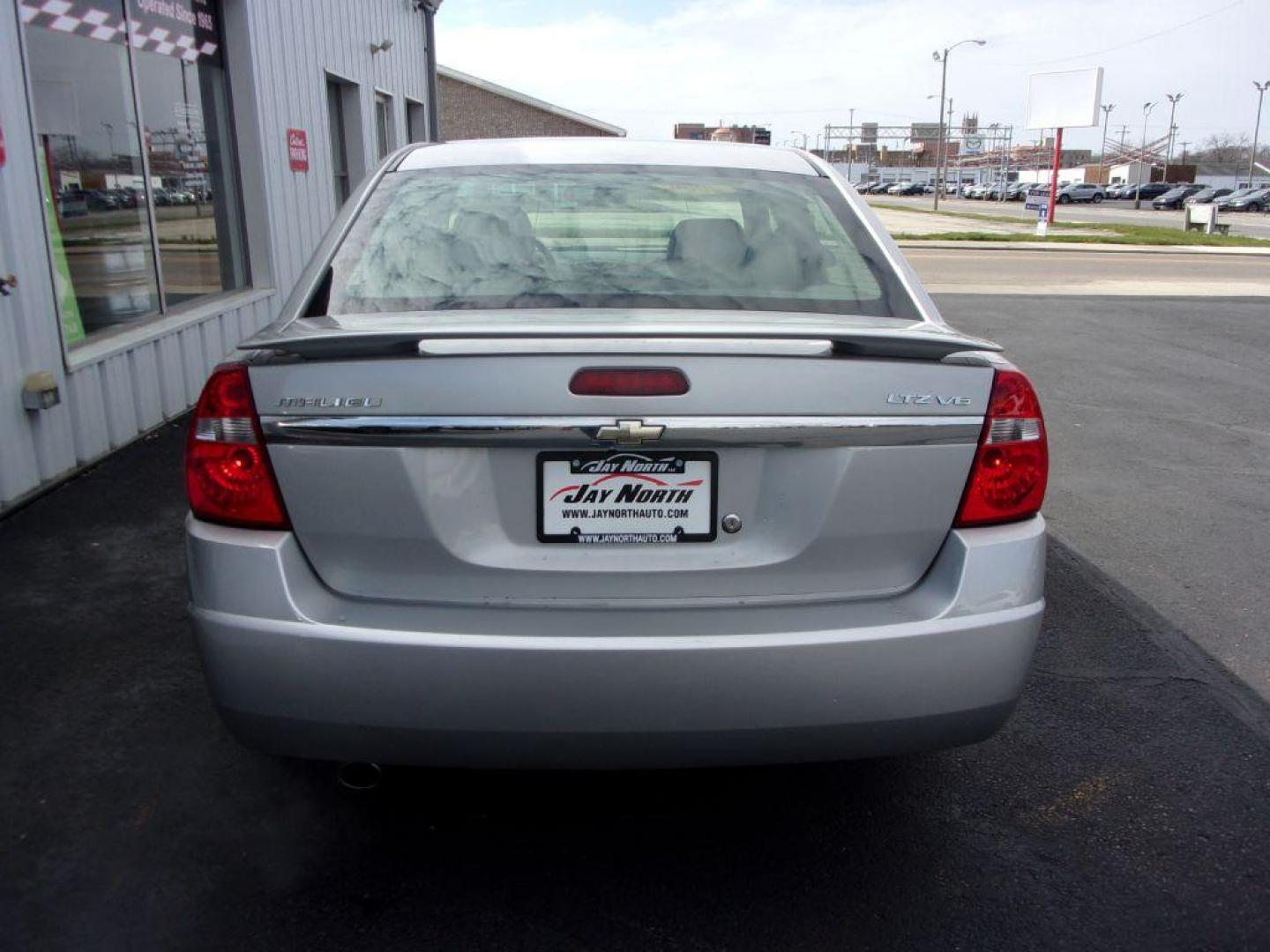 2006 SILVER CHEVROLET MALIBU LTZ (1G1ZU53826F) with an 3.5L engine, Automatic transmission, located at 501 E. Columbia St., Springfield, OH, 45503, (800) 262-7122, 39.925262, -83.801796 - *** 1 Owner *** Clean CarFax w/ 61 Dealer Service Records *** Serviced and Detailed *** Remote Start *** LTZ *** 3.5L V6 *** Moonroof *** Premium Audio *** Jay North Auto has offered hand picked vehicles since 1965! Our customer's enjoy a NO pressure buying experience with a small town feel. Al - Photo#4