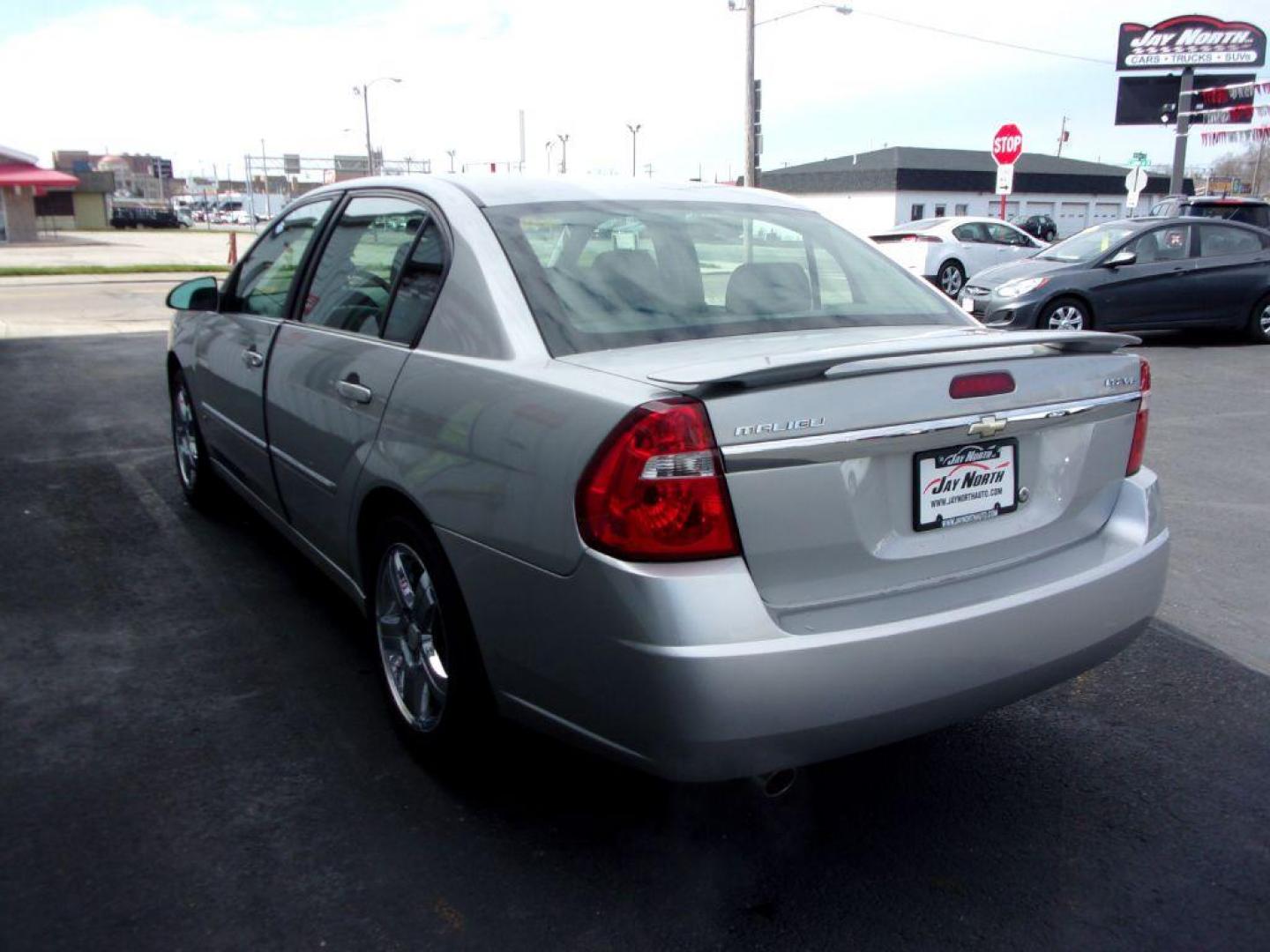 2006 SILVER CHEVROLET MALIBU LTZ (1G1ZU53826F) with an 3.5L engine, Automatic transmission, located at 501 E. Columbia St., Springfield, OH, 45503, (800) 262-7122, 39.925262, -83.801796 - *** 1 Owner *** Clean CarFax w/ 61 Dealer Service Records *** Serviced and Detailed *** Remote Start *** LTZ *** 3.5L V6 *** Moonroof *** Premium Audio *** Jay North Auto has offered hand picked vehicles since 1965! Our customer's enjoy a NO pressure buying experience with a small town feel. Al - Photo#5