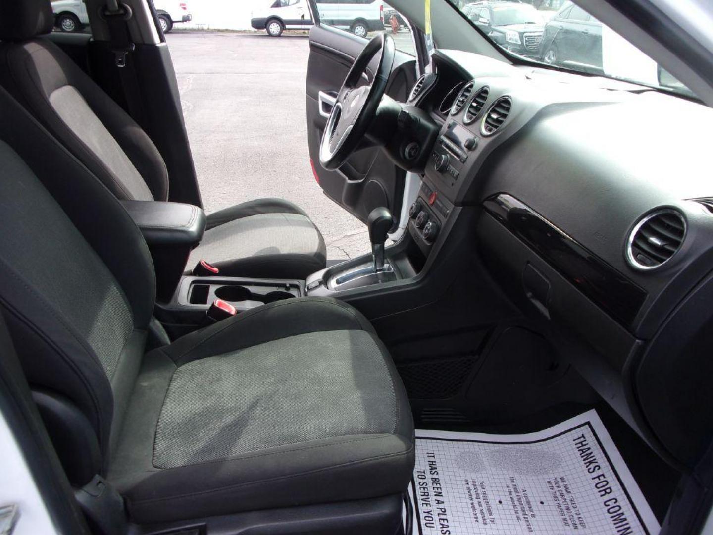 2015 WHITE CHEVROLET CAPTIVA LT (3GNAL3EK8FS) with an 2.4L engine, Automatic transmission, located at 501 E. Columbia St., Springfield, OH, 45503, (800) 262-7122, 39.925262, -83.801796 - Photo#16