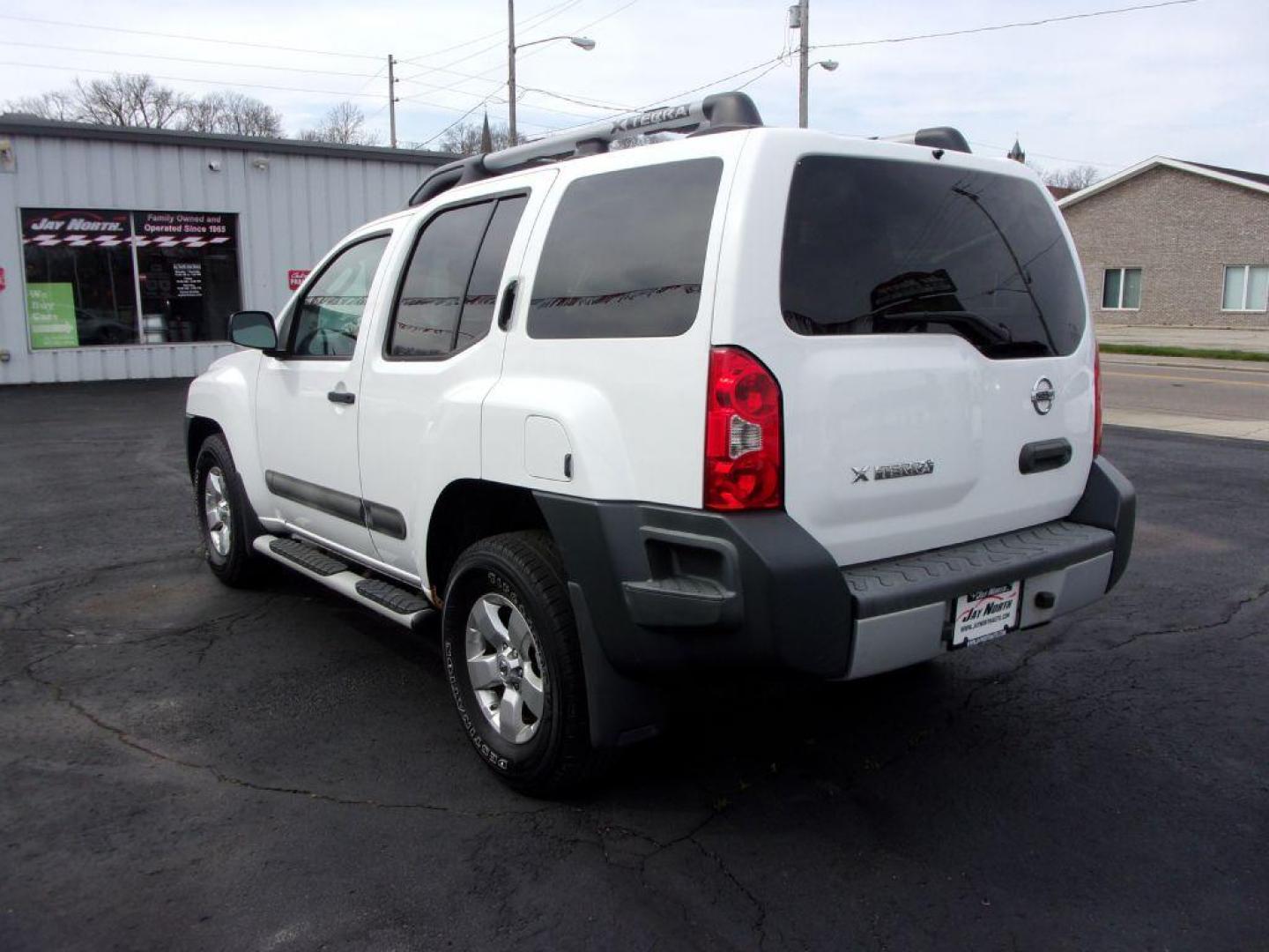 2012 WHITE NISSAN XTERRA S (5N1AN0NW2CC) with an 4.0L engine, Automatic transmission, located at 501 E. Columbia St., Springfield, OH, 45503, (800) 262-7122, 39.925262, -83.801796 - *** 4.0L V6 4wd *** Serviced and Detailed *** NICE!!! *** Jay North Auto has offered hand picked vehicles since 1965! Our customer's enjoy a NO pressure buying experience with a small town feel. All of our vehicles get fully inspected and detailed. We are a preferred dealer for many local credit - Photo#5