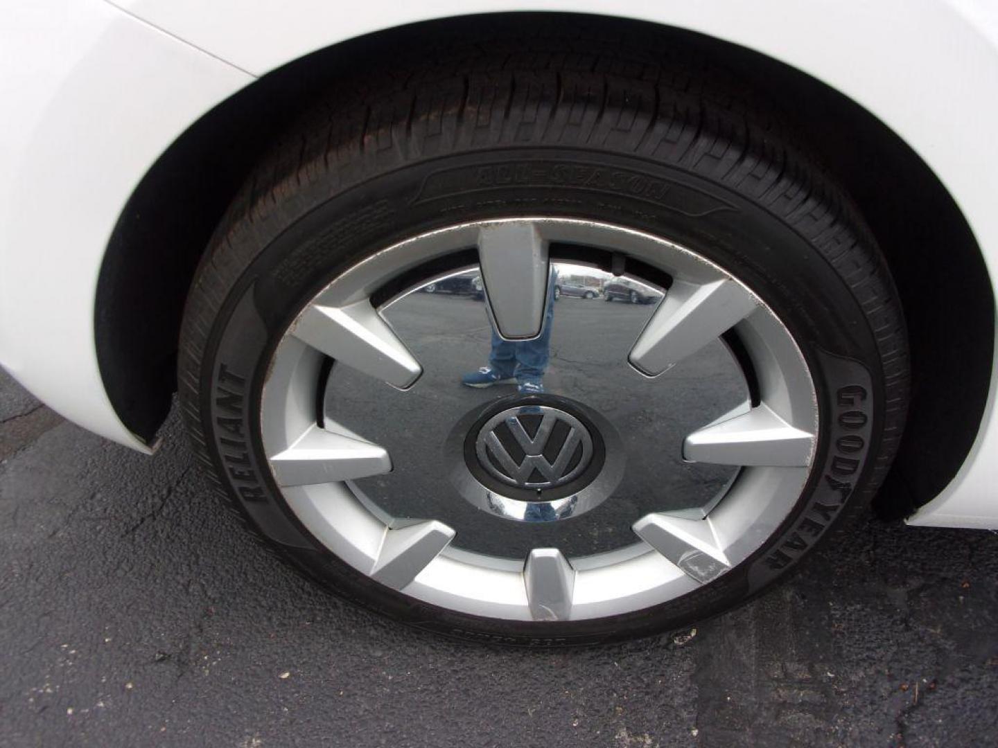 2012 WHITE VOLKSWAGEN BEETLE (3VWJP7AT8CM) with an 2.5L engine, Automatic transmission, located at 501 E. Columbia St., Springfield, OH, 45503, (800) 262-7122, 39.925262, -83.801796 - ***Clean Carfax***2.5L***Heated Leather Seating***Fender Audio***Navigation***Serviced and Detailed*** Jay North Auto has offered hand picked vehicles since 1965! Our customer's enjoy a NO pressure buying experience with a small town feel. All of our vehicles get fully inspected and detailed. We - Photo#17