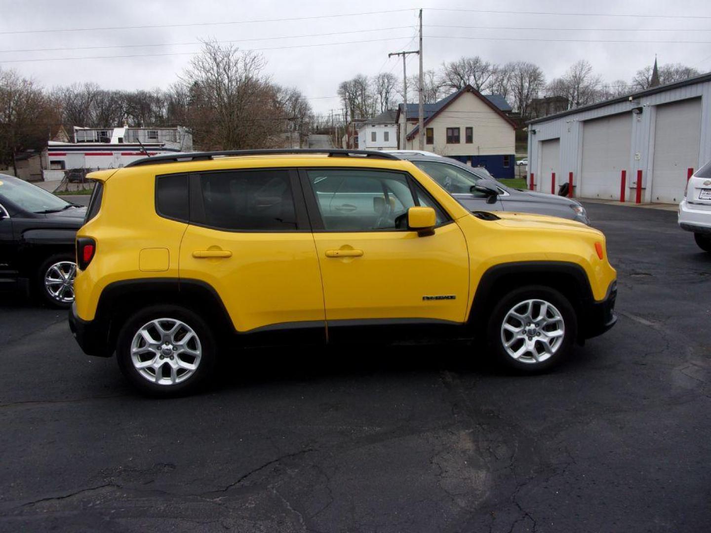 2017 YELLOW JEEP RENEGADE LATITUDE (ZACCJABB1HP) with an 2.4L engine, Automatic transmission, located at 501 E. Columbia St., Springfield, OH, 45503, (800) 262-7122, 39.925262, -83.801796 - Photo#0