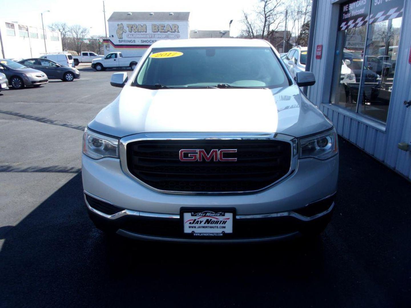 2017 SILVER GMC ACADIA SLE (1GKKNKLA7HZ) with an 2.5L engine, Automatic transmission, located at 501 E. Columbia St., Springfield, OH, 45503, (800) 262-7122, 39.925262, -83.801796 - Photo#5