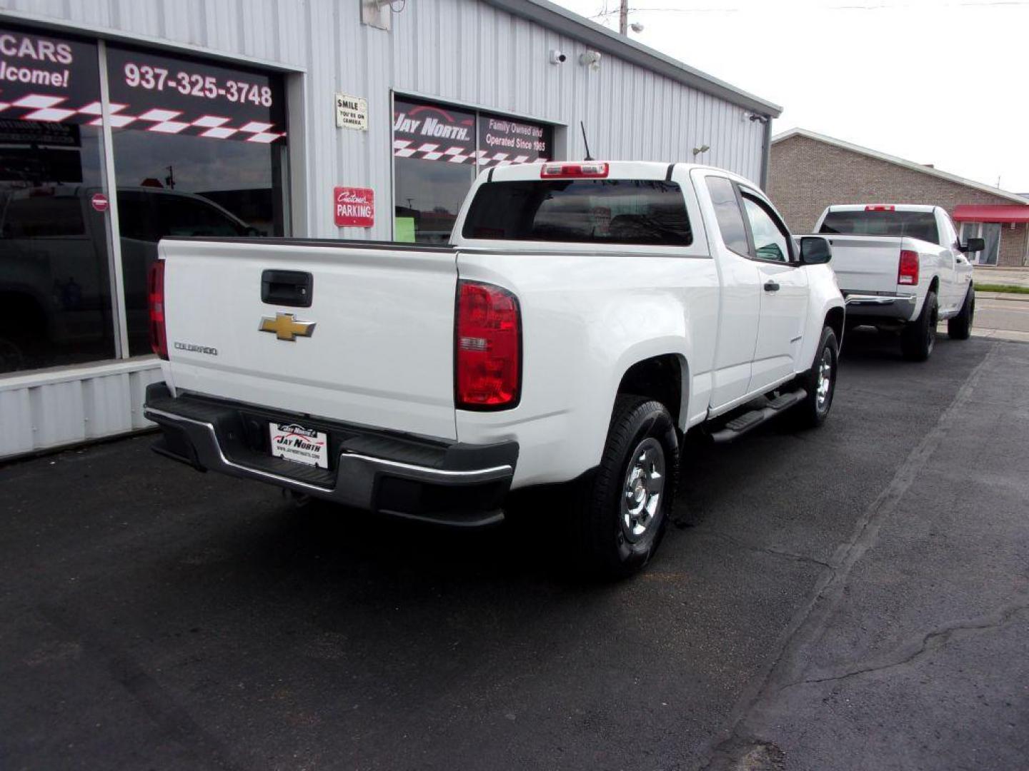 2015 WHITE CHEVROLET COLORADO 2WT EXTENDED CAB (1GCHSAEAXF1) with an 2.5L engine, Automatic transmission, located at 501 E. Columbia St., Springfield, OH, 45503, (800) 262-7122, 39.925262, -83.801796 - Photo#3